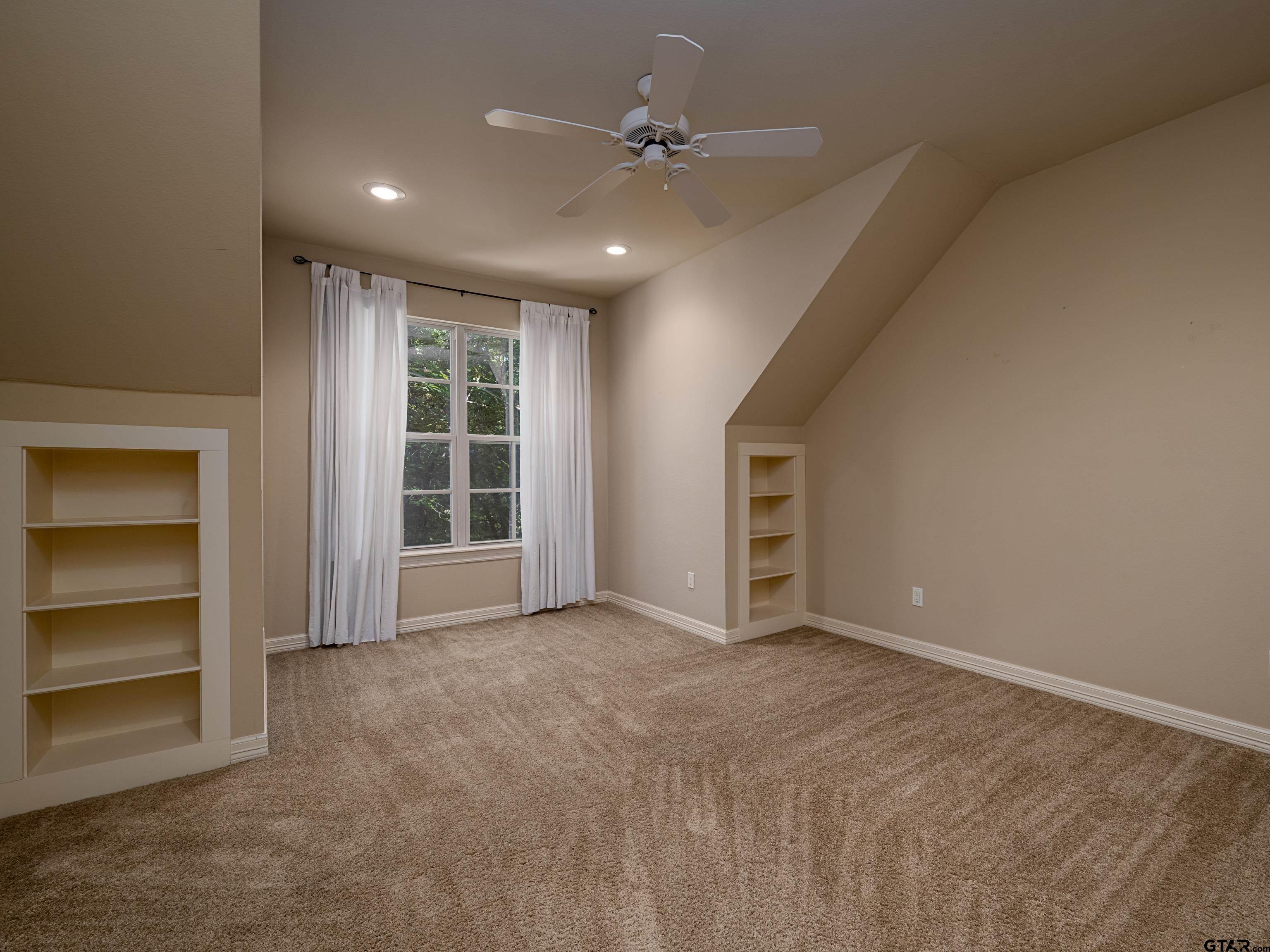 Tyler, Texas, 75703, United States, 4 Bedrooms Bedrooms, ,4 BathroomsBathrooms,Residential,For Sale,1970212