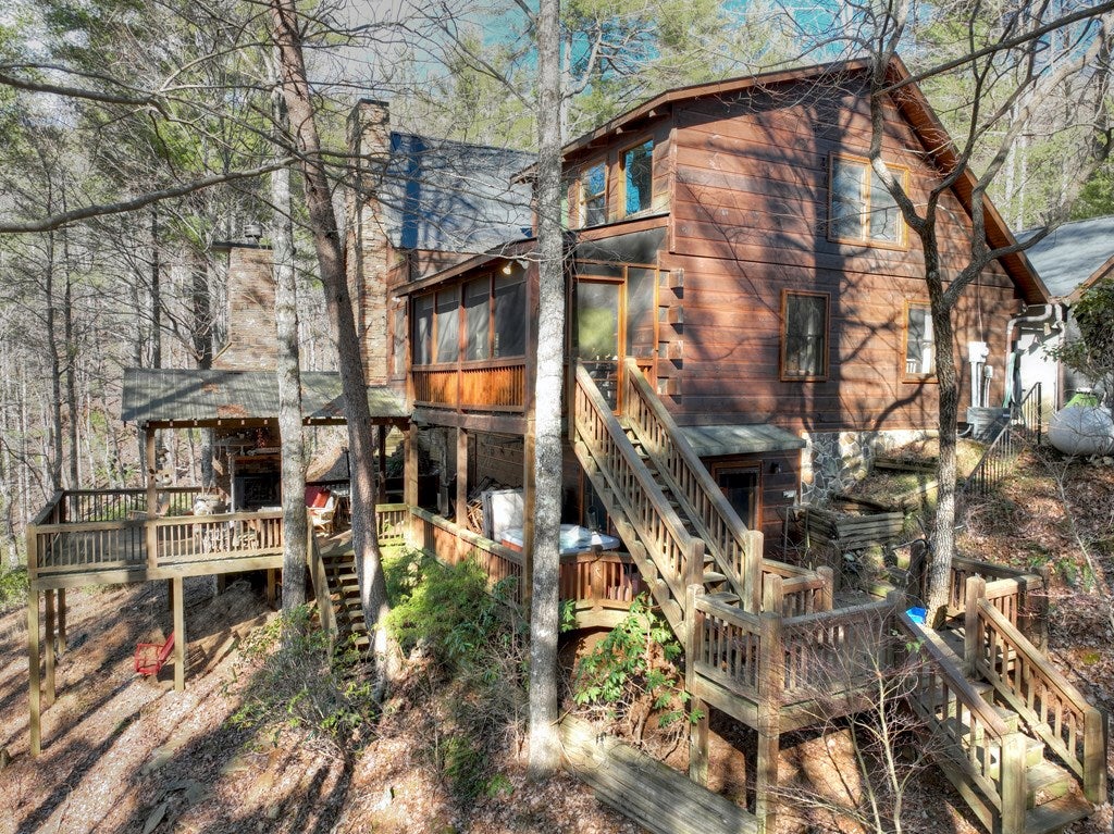 Blue Ridge, Georgia, 30513, United States, 5 Bedrooms Bedrooms, ,3 BathroomsBathrooms,Residential,For Sale,1858988