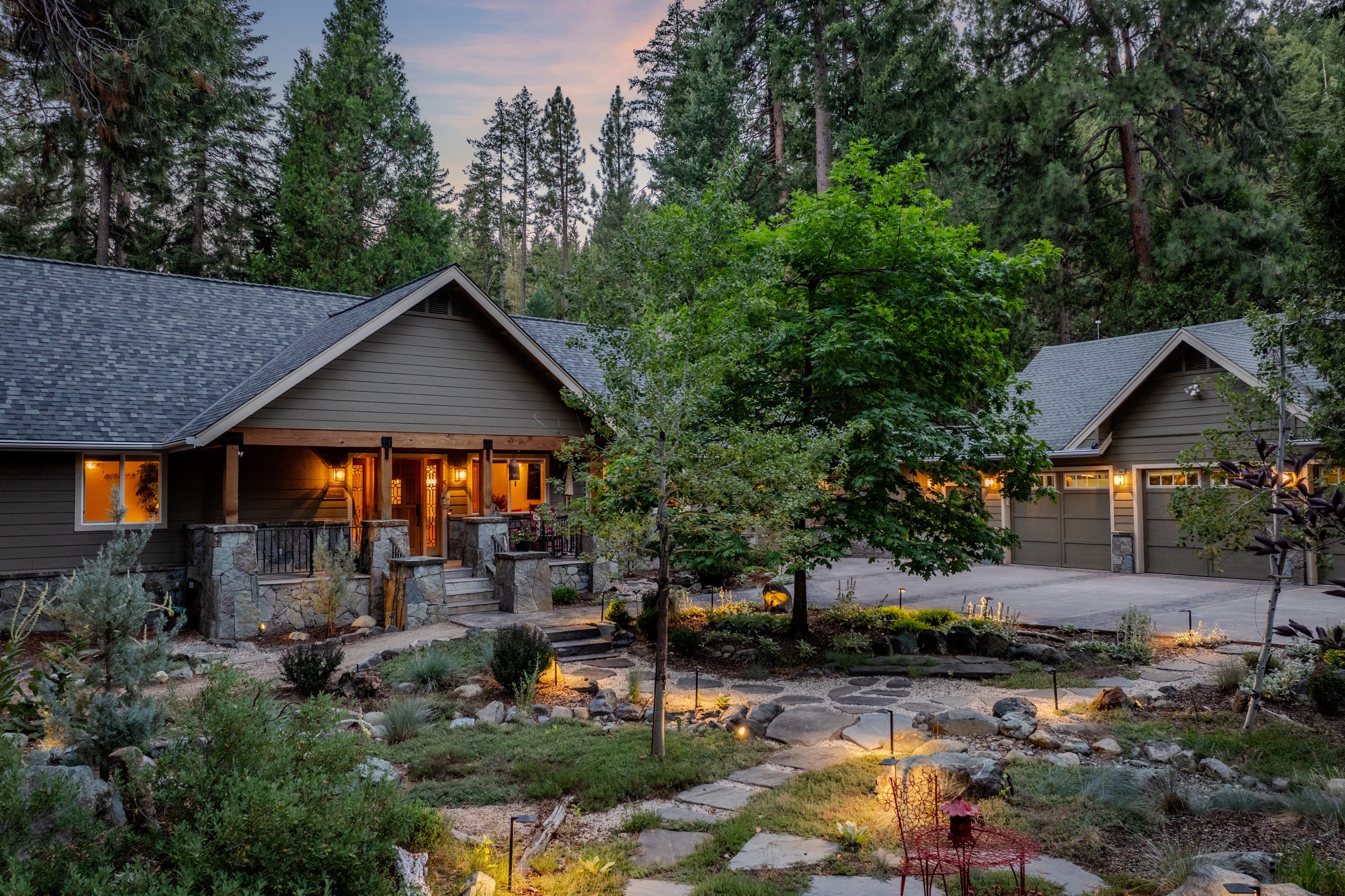  Luxury Mountain Retreat with Guest House on 1 Acre in the Heart of Graeagle - 物件實景