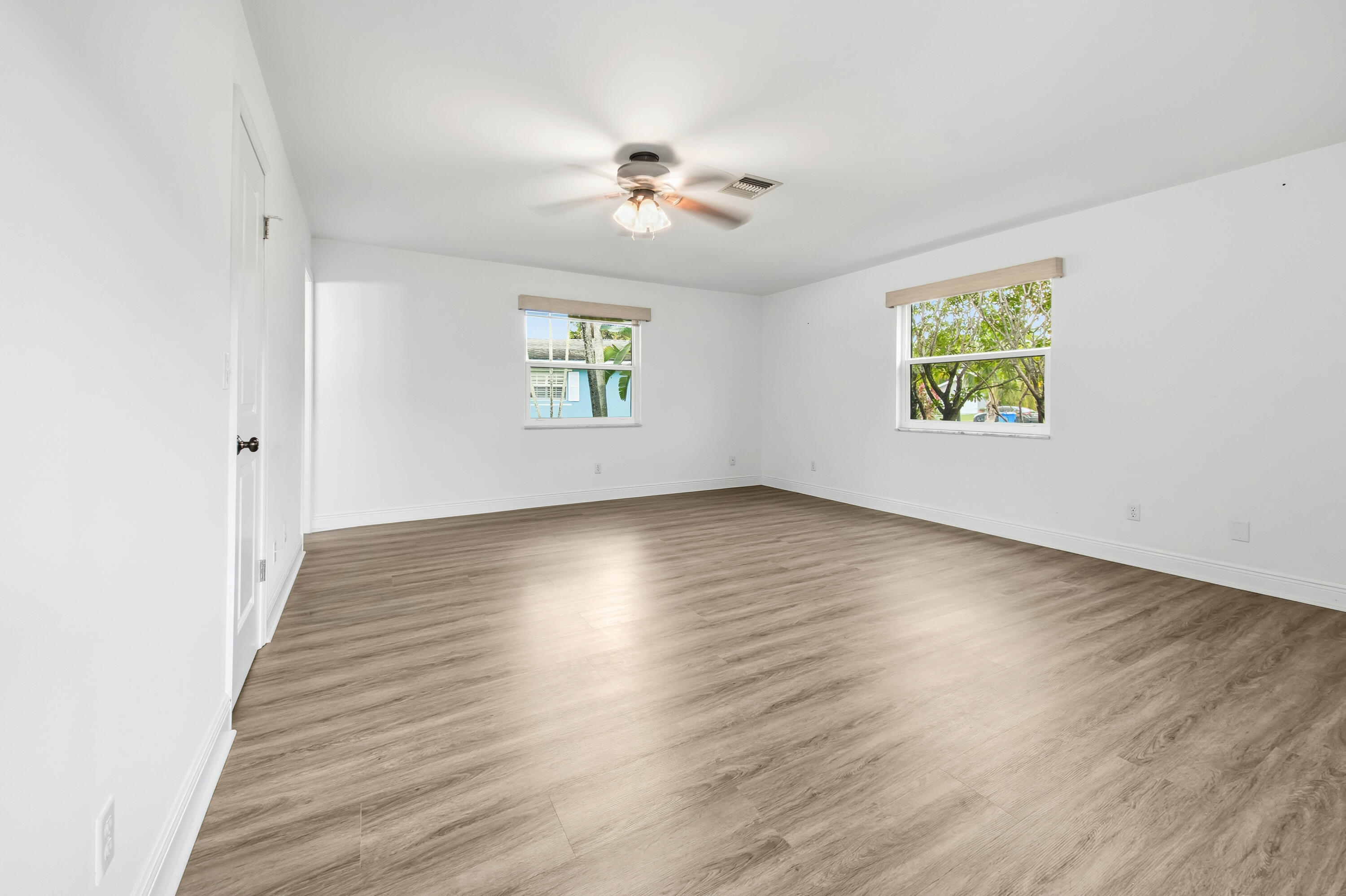 Royal Palm Beach, Florida, 33411, United States, 3 Bedrooms Bedrooms, ,3 BathroomsBathrooms,Residential,For Sale,1970121