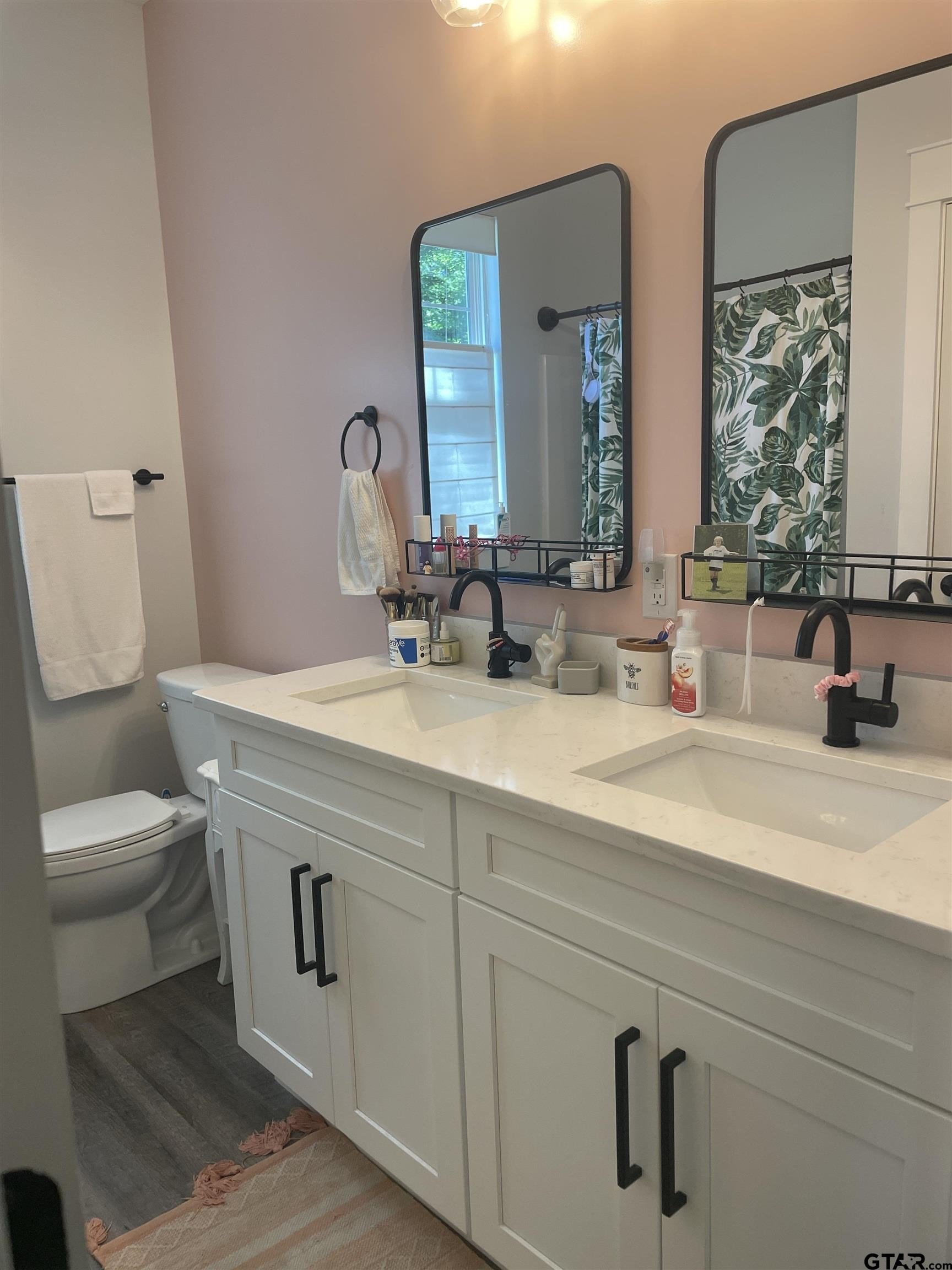 Pittsburg, Texas, 75686, United States, 3 Bedrooms Bedrooms, ,3 BathroomsBathrooms,Residential,For Sale,1974694