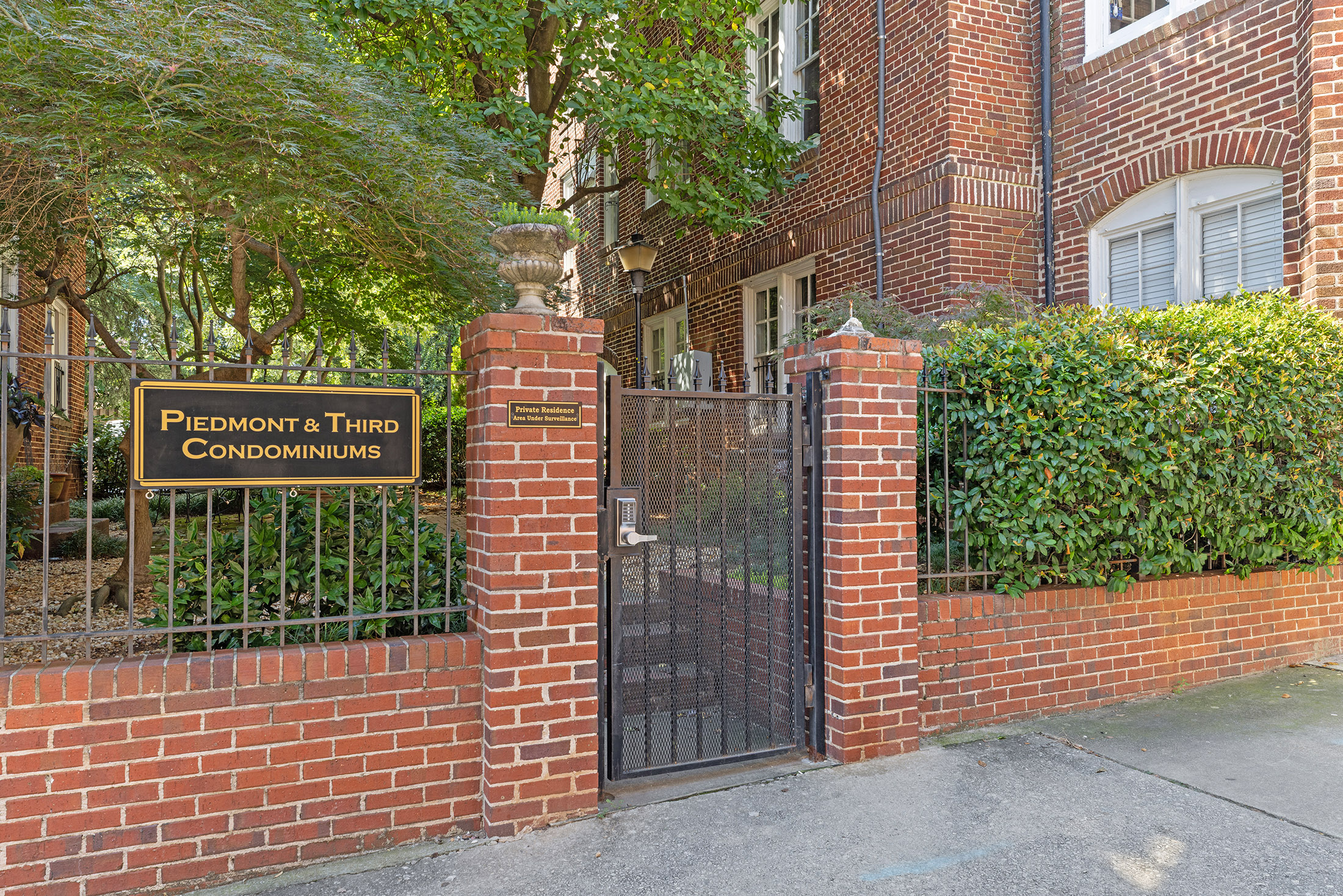  One-of-a-Kind, Historic, Midtown Mid-Rise - 物件實景