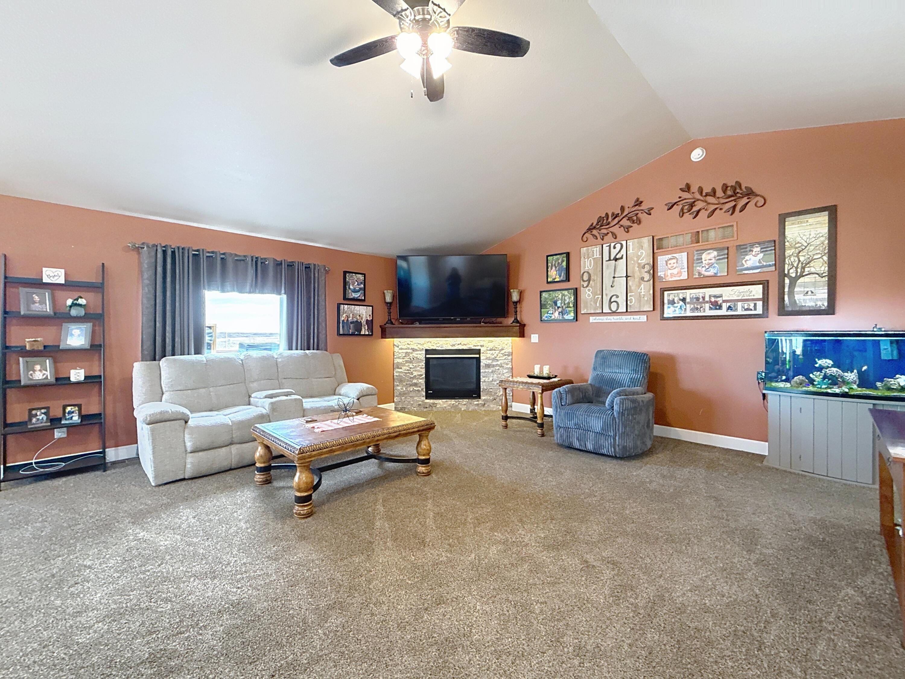 Buffalo, Wyoming, 82834, United States, 5 Bedrooms Bedrooms, ,3 BathroomsBathrooms,Residential,For Sale,2016327