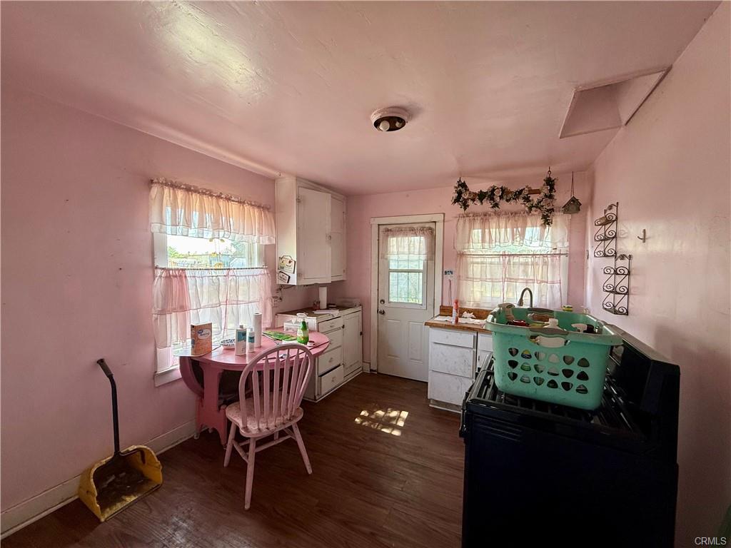 Compton, California, 90221, United States, 9 Bedrooms Bedrooms, ,Residential,For Sale,1982373