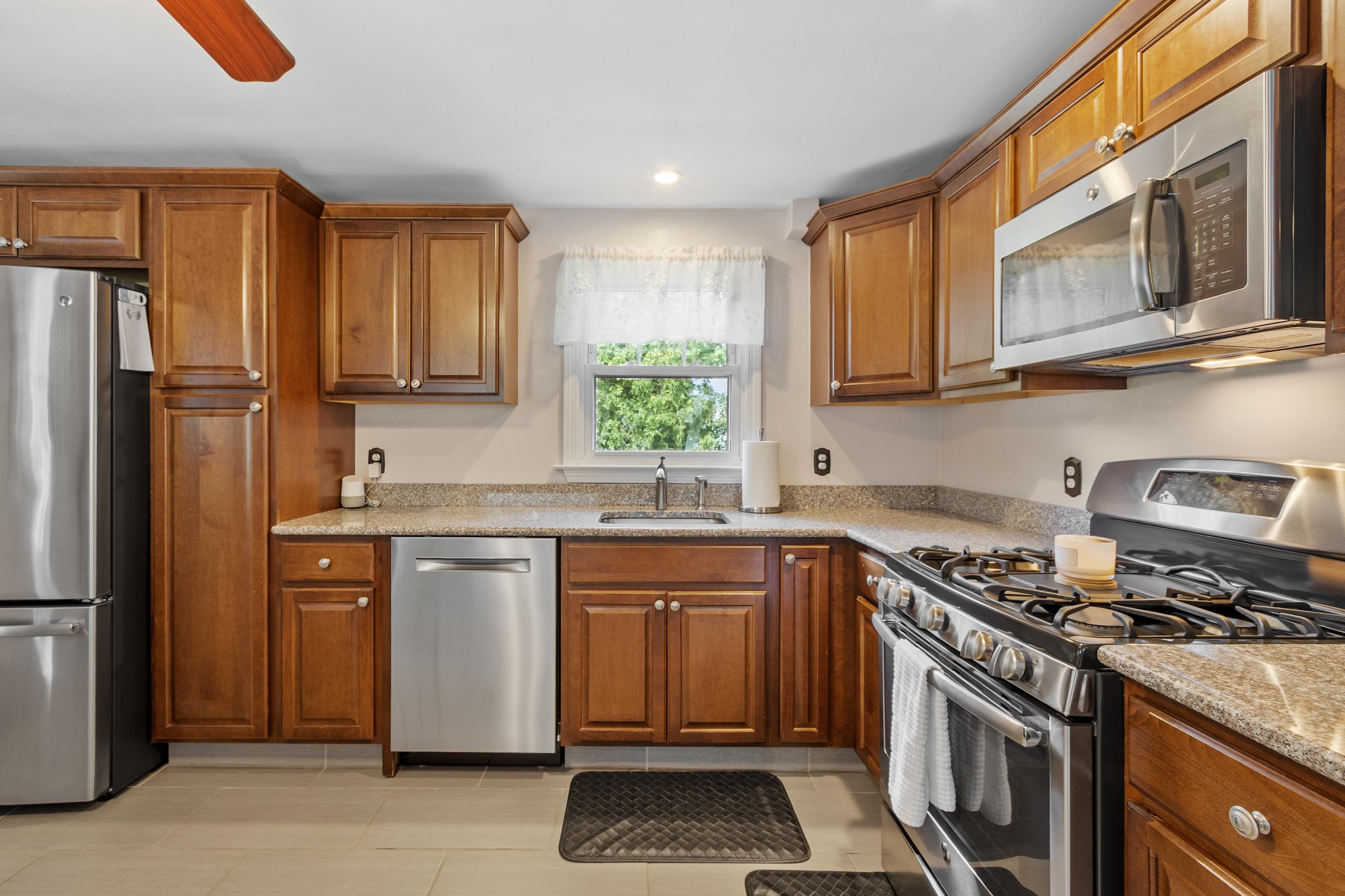  27 Sunset Road, Dracut, MA 01826 - 物件實景