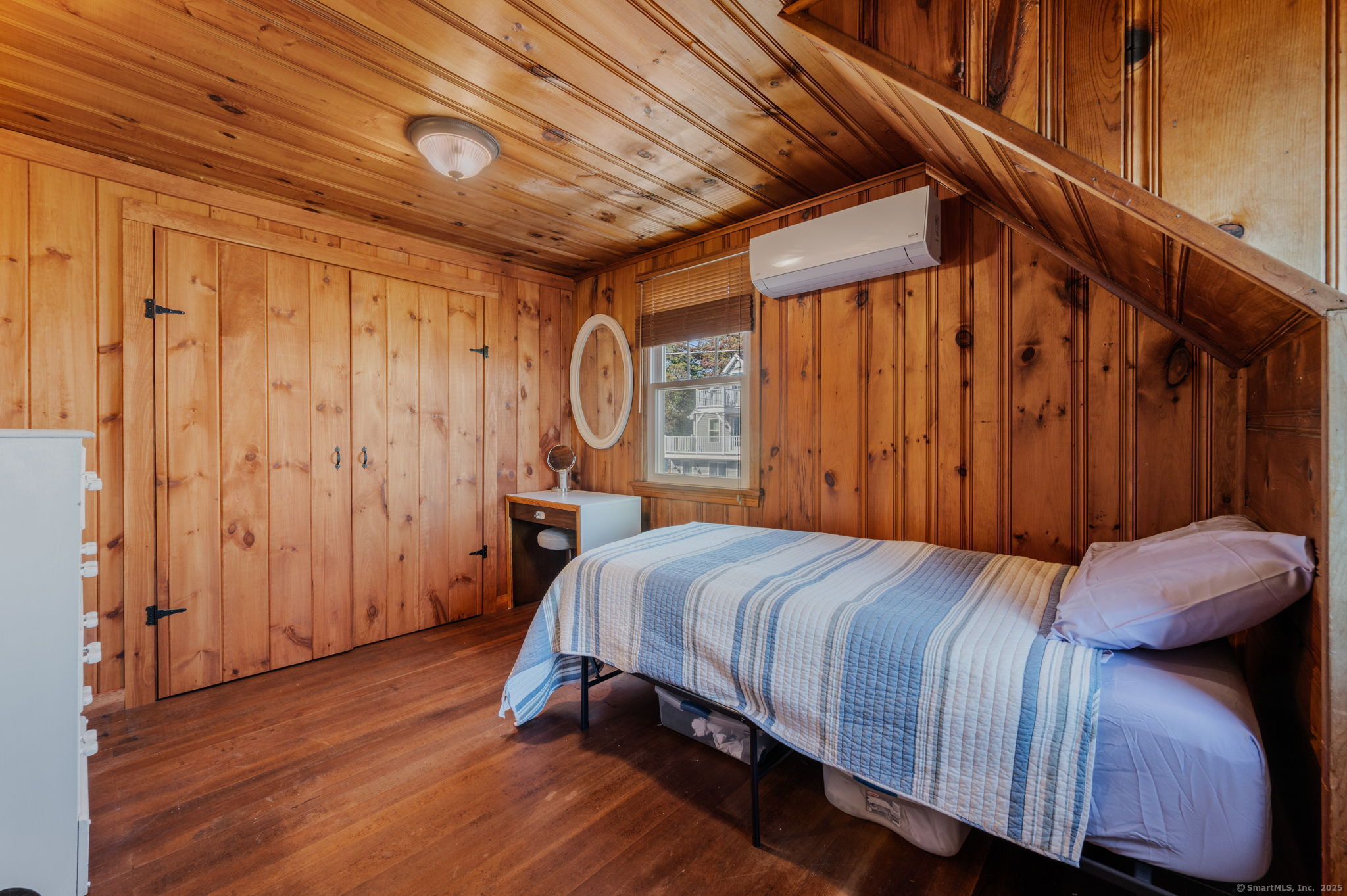 East Lyme, Connecticut, 06357, United States, 3 Bedrooms Bedrooms, ,1 BathroomBathrooms,Residential,For Sale,1987799