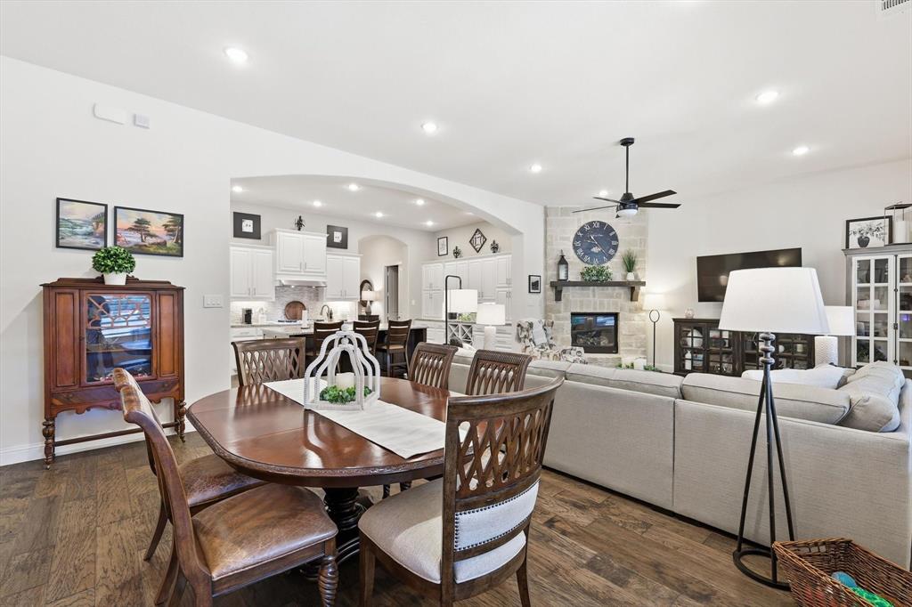 Little Elm, Texas, 75068, United States, 4 Bedrooms Bedrooms, ,4 BathroomsBathrooms,Residential,For Sale,1985757