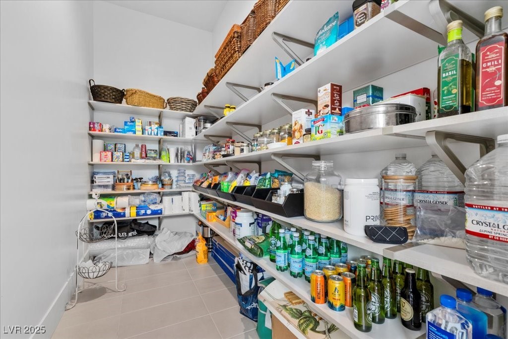 Las Vegas, Nevada, 89135, United States, 5 Bedrooms Bedrooms, ,6 BathroomsBathrooms,Residential,For Sale,1987610