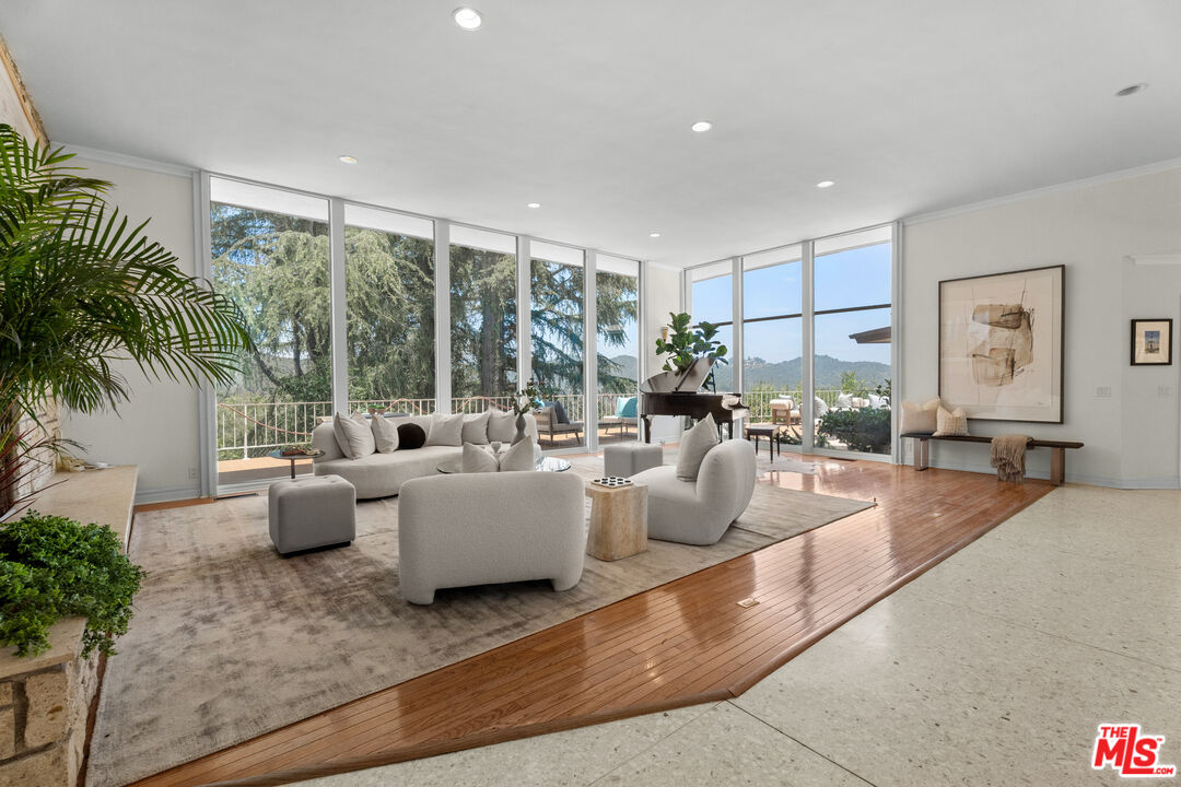 Los Angeles, California, 90077, United States, 4 Bedrooms Bedrooms, ,5 BathroomsBathrooms,Residential,For Sale,1862324