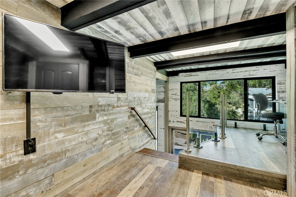 Woodland Hills, California, 91364, United States, 4 Bedrooms Bedrooms, ,2 BathroomsBathrooms,Residential,For Sale,1975100