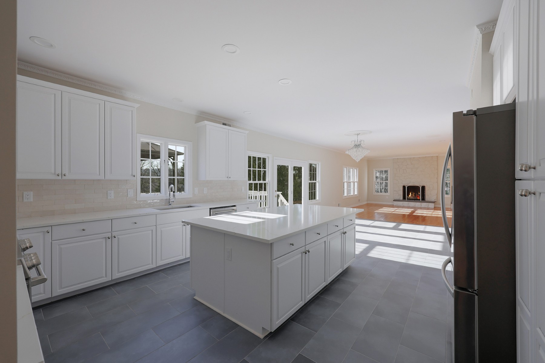  Impressive Seven Bedroom Colonial Offer Privacy and Practicality - 物件實景