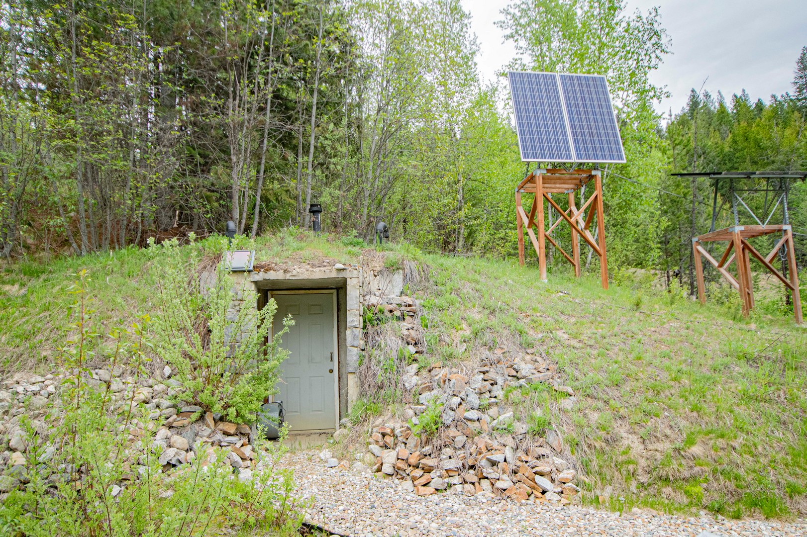 Naples, Idaho, 83847, United States, 2 Bedrooms Bedrooms, ,1 BathroomBathrooms,Residential,For Sale,1979957