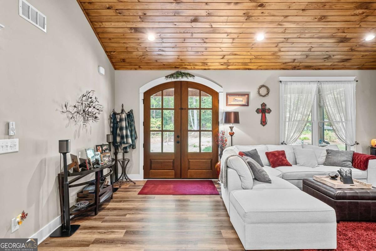 Talking Rock, Georgia, 30175, United States, 3 Bedrooms Bedrooms, ,2 BathroomsBathrooms,Residential,For Sale,1972070