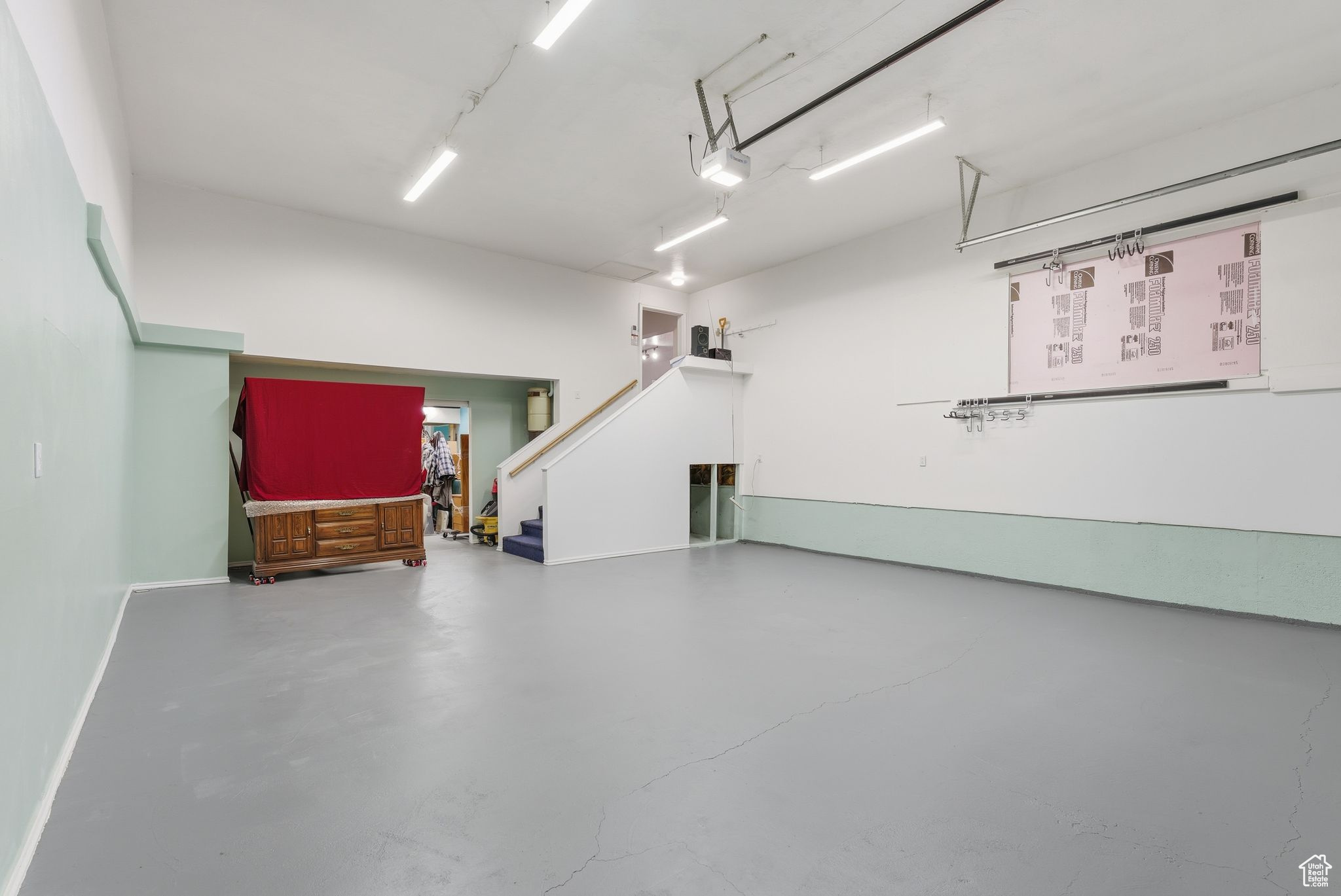 Tooele, Utah, 84074, United States, 4 Bedrooms Bedrooms, ,4 BathroomsBathrooms,Residential,For Sale,1989658