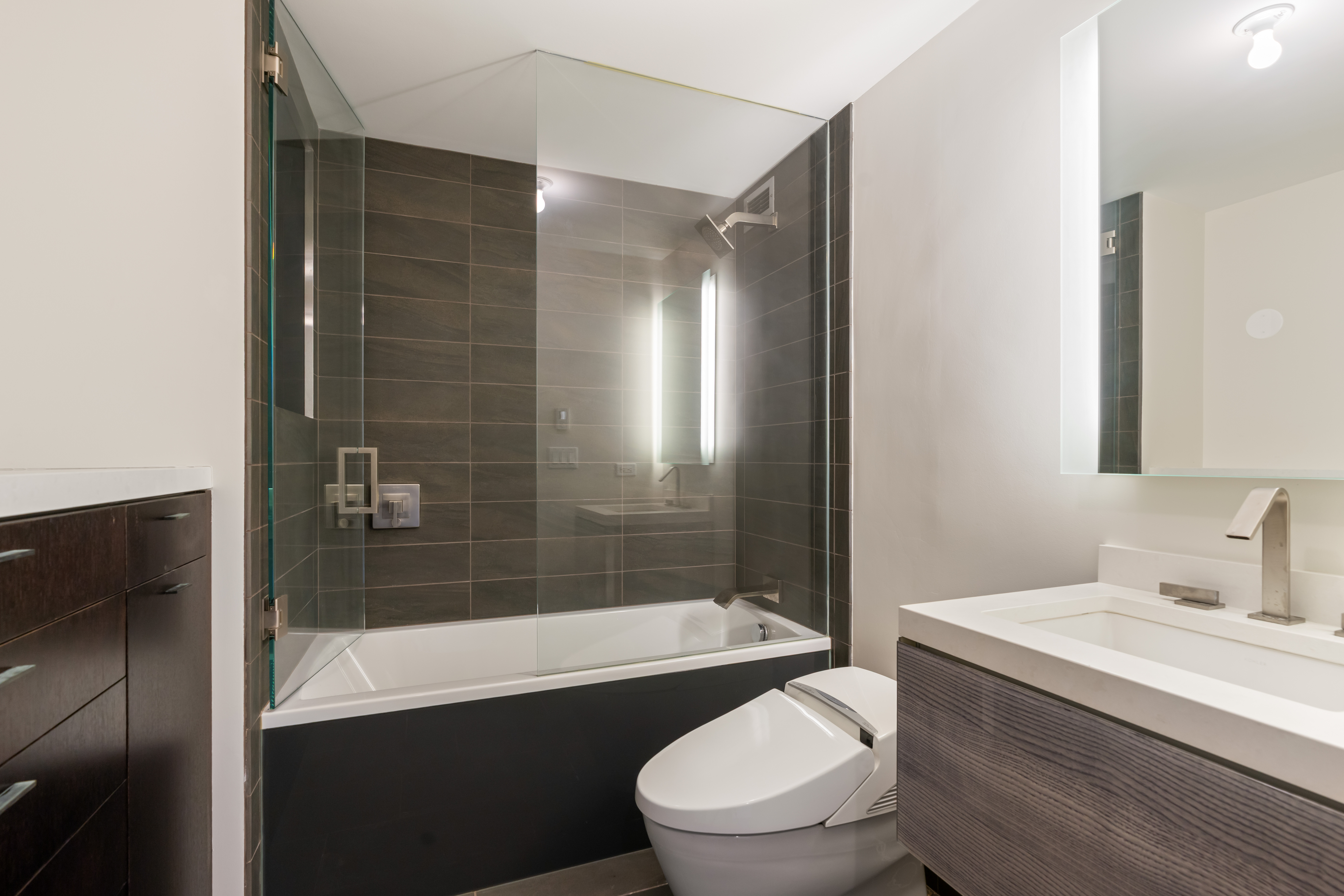  Fully Renovated Condo in the Gold Coast - 物件實景
