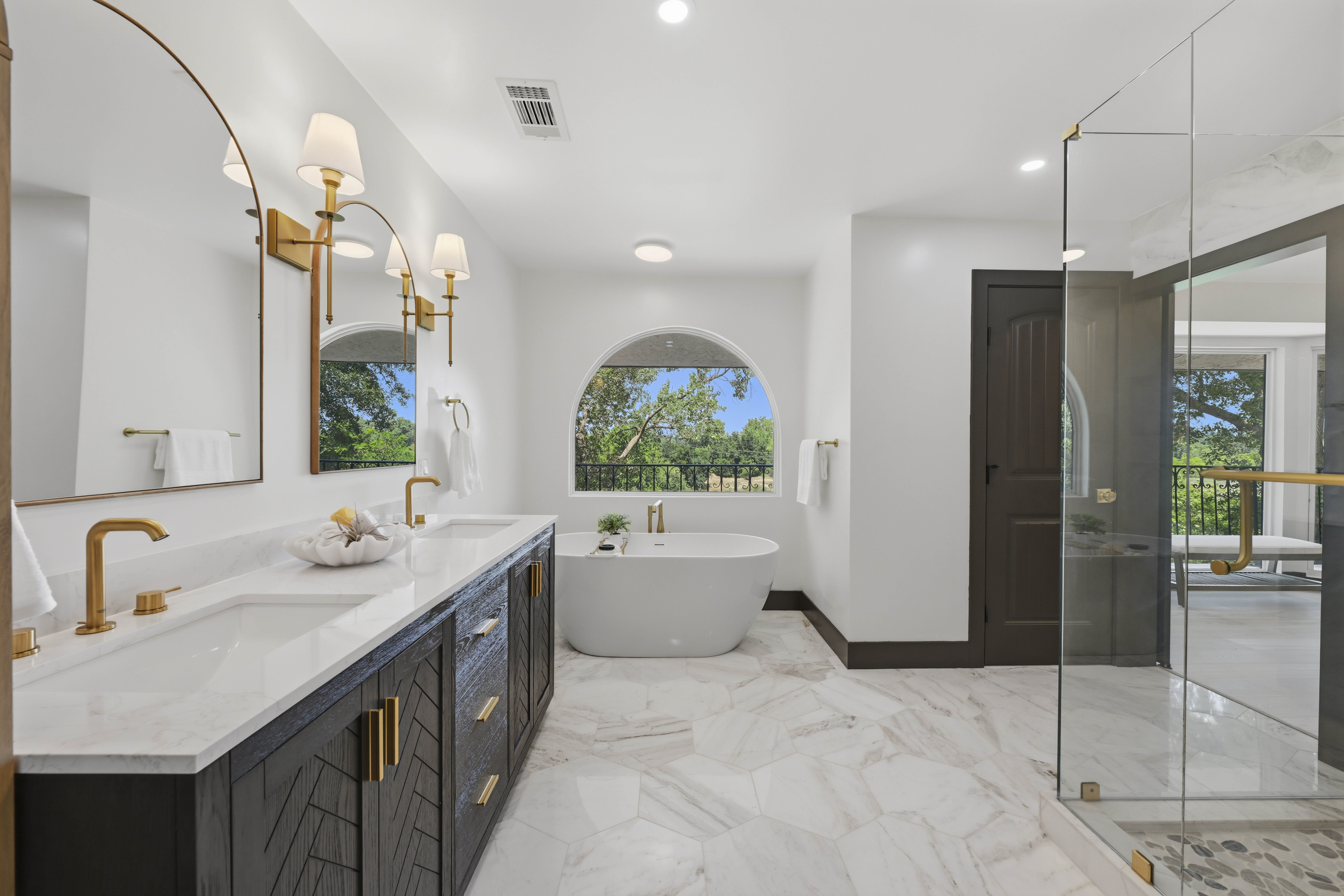  9815 Mira Del Rio Drive, Sacramento, CA 95827 - 物件實景