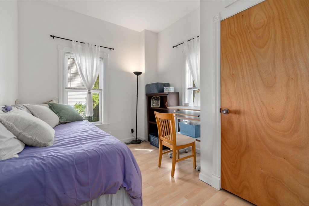 Somerville, Massachusetts, 02145, United States, 5 Bedrooms Bedrooms, ,3 BathroomsBathrooms,Residential,For Sale,1818195