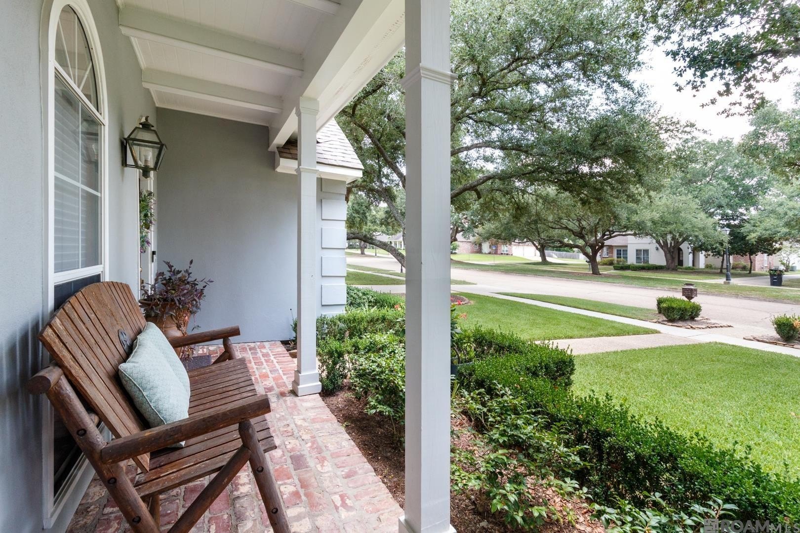 Baton Rouge, Louisiana, 70808, United States, 4 Bedrooms Bedrooms, ,3 BathroomsBathrooms,Residential,For Sale,1935637