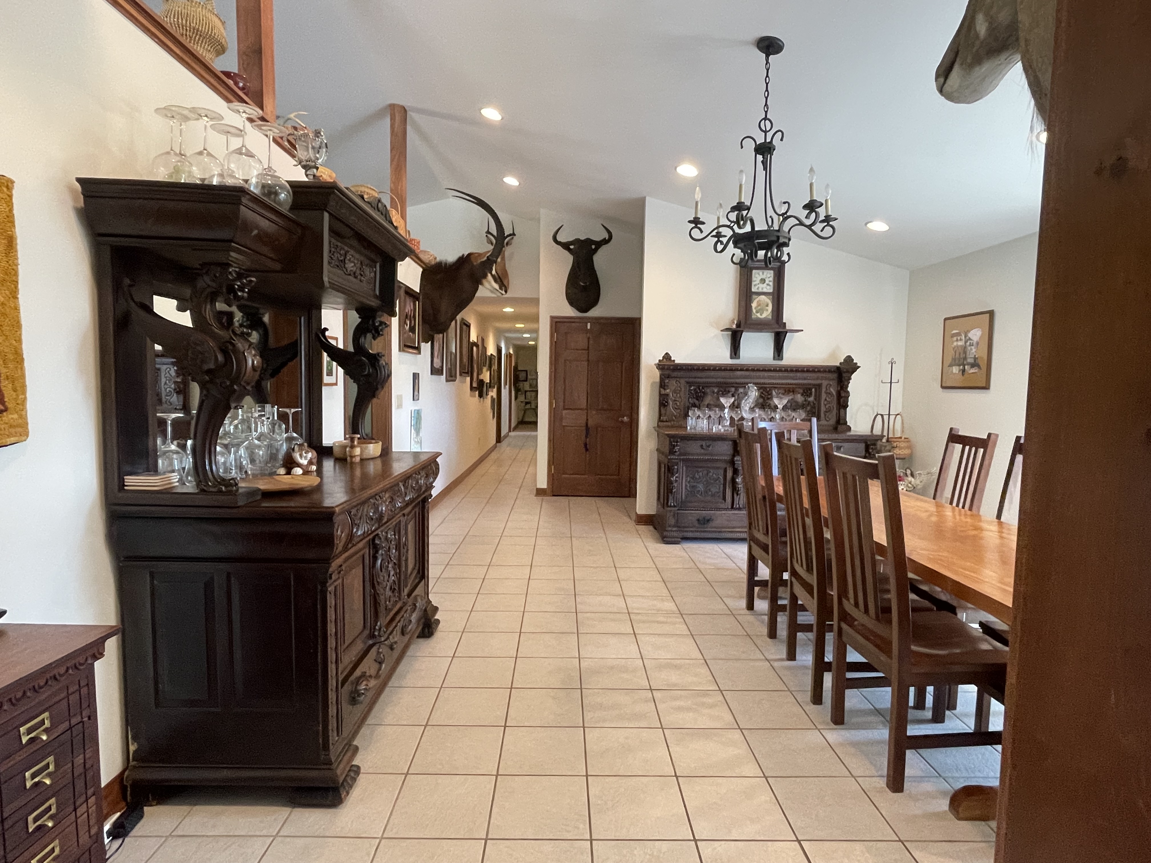 Murphysboro, Illinois, 62966, United States, 5 Bedrooms Bedrooms, ,6 BathroomsBathrooms,Residential,For Sale,1977081