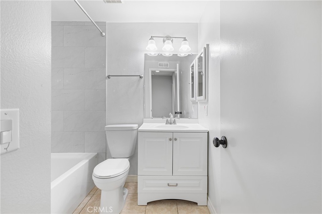 Irvine, California, 92604, United States, 3 Bedrooms Bedrooms, ,2 BathroomsBathrooms,Residential,For Sale,1903737