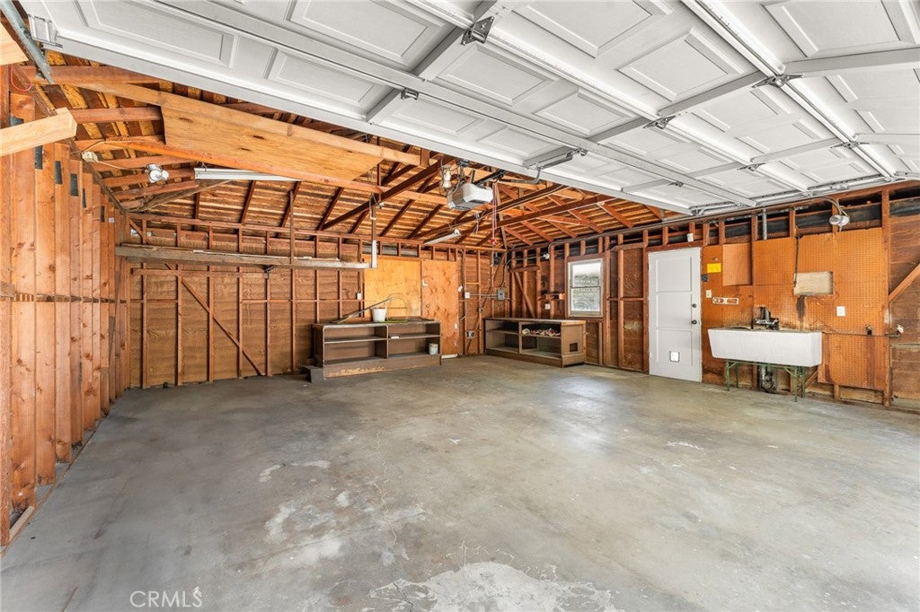 San Bernardino, California, 92405, United States, 3 Bedrooms Bedrooms, ,2 BathroomsBathrooms,Residential,For Sale,1931441