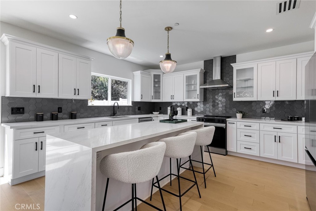 Sylmar, California, 91342, United States, 5 Bedrooms Bedrooms, ,3 BathroomsBathrooms,Residential,For Sale,1928478