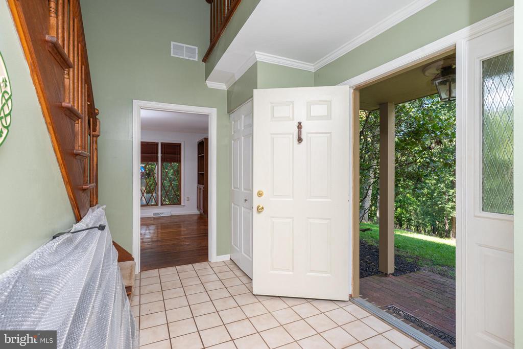 Reading, Pennsylvania, 19607, United States, 4 Bedrooms Bedrooms, ,4 BathroomsBathrooms,Residential,For Sale,1951295