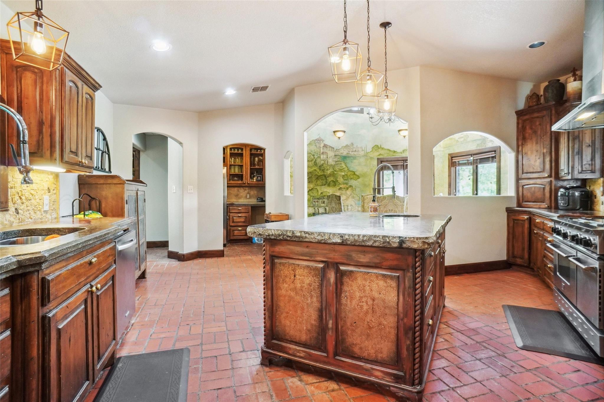 Decatur, Texas, 76234, United States, 7 Bedrooms Bedrooms, ,6 BathroomsBathrooms,Residential,For Sale,1976001