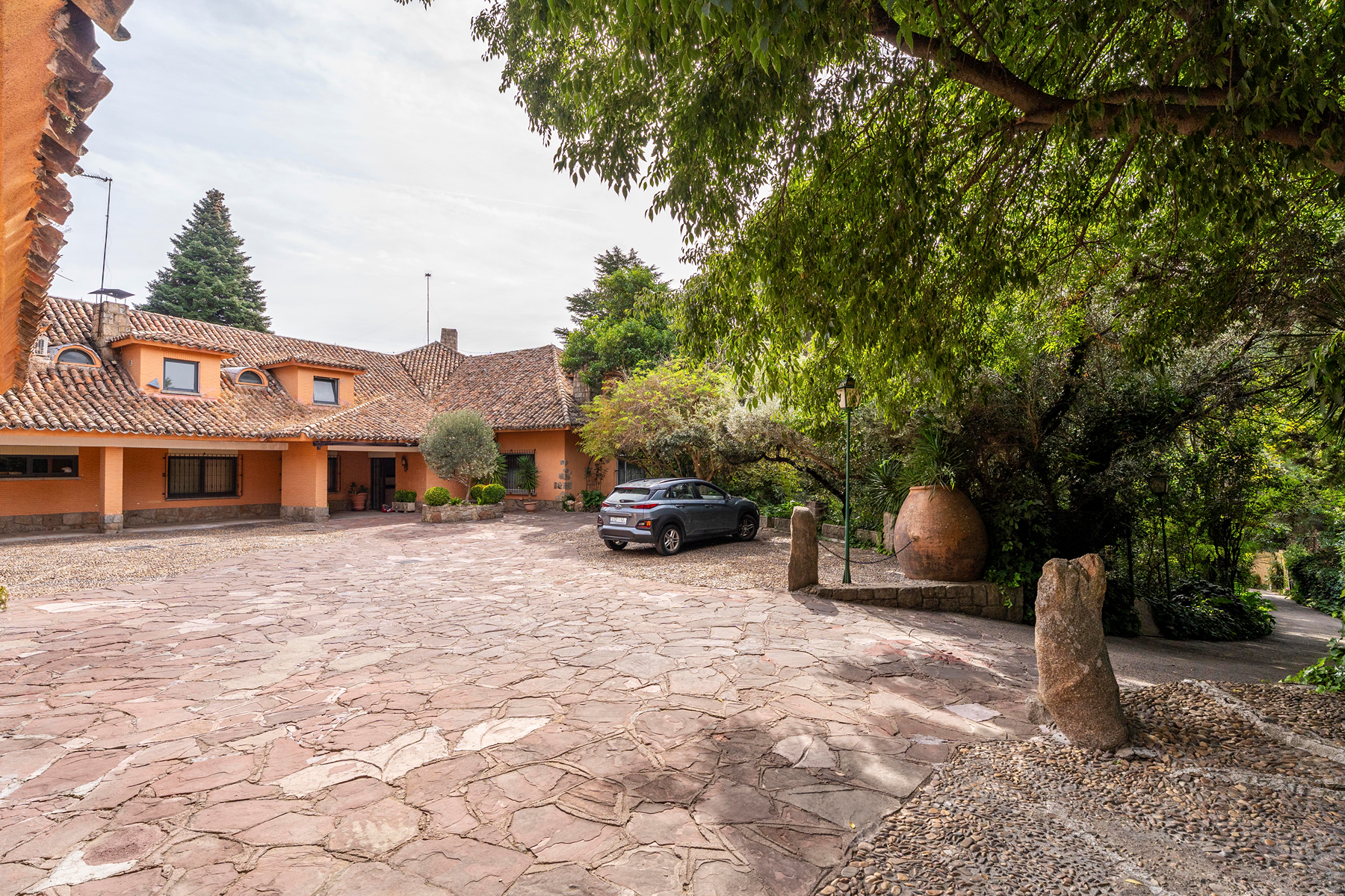  1,695 m² residence on a 4,873 m² plot in Puerta de Hierro - 物件實景