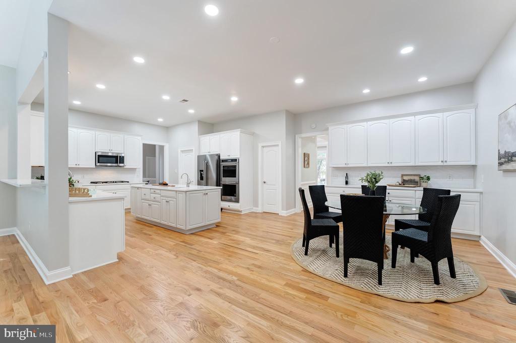 Fairfax, Virginia, 22033, United States, 6 Bedrooms Bedrooms, ,6 BathroomsBathrooms,Residential,For Sale,1973786