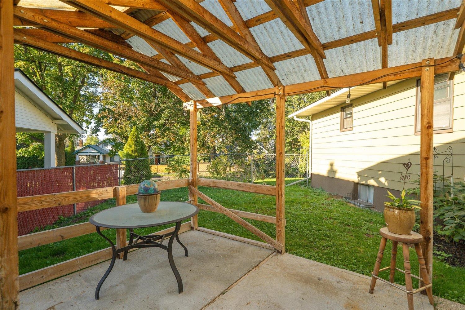 Spokane, Washington, 99203, United States, 3 Bedrooms Bedrooms, ,2 BathroomsBathrooms,Residential,For Sale,2001834