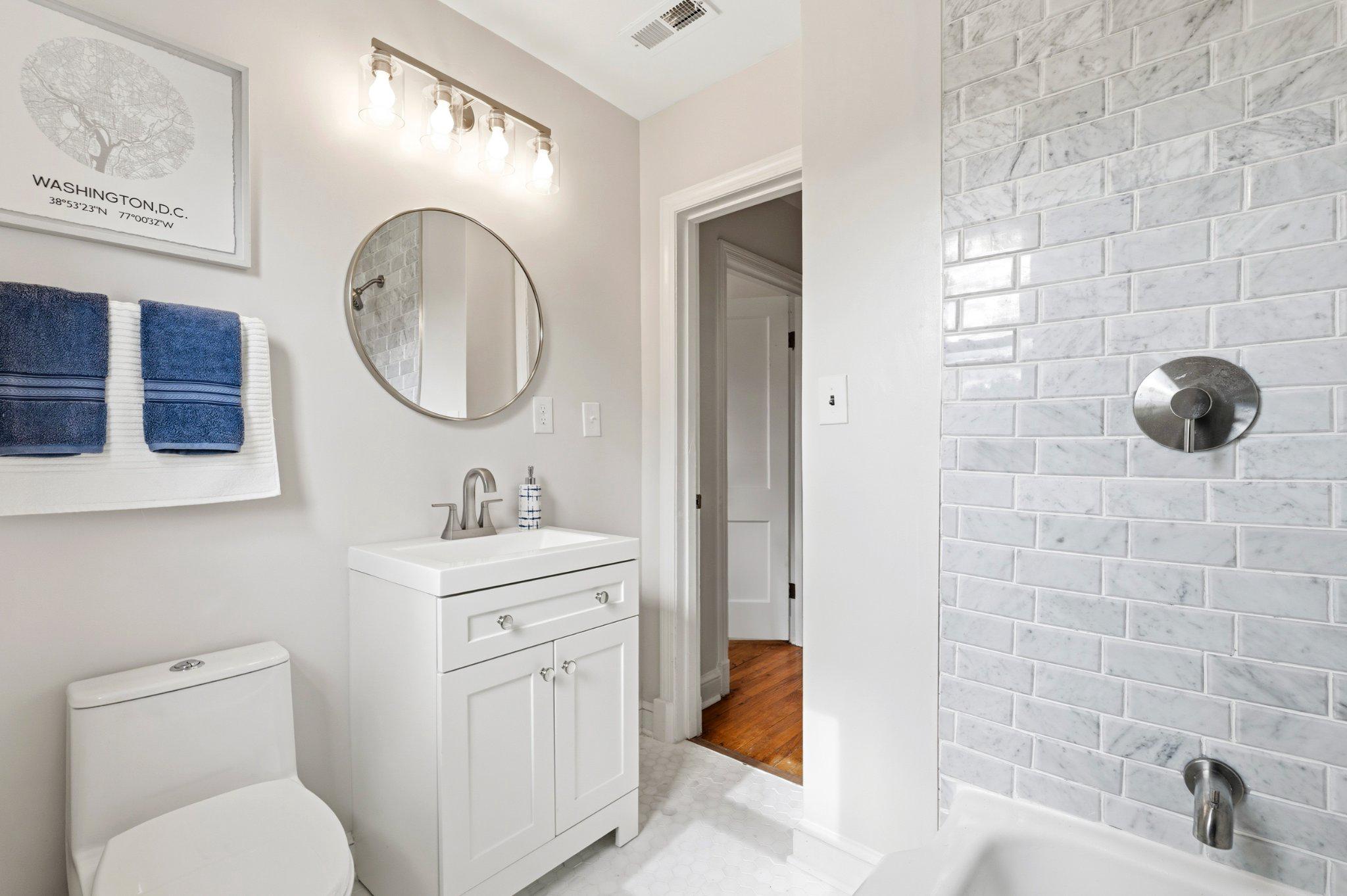 Washington, District of Columbia, 20019, United States, 3 Bedrooms Bedrooms, ,2 BathroomsBathrooms,Residential,For Sale,2048165
