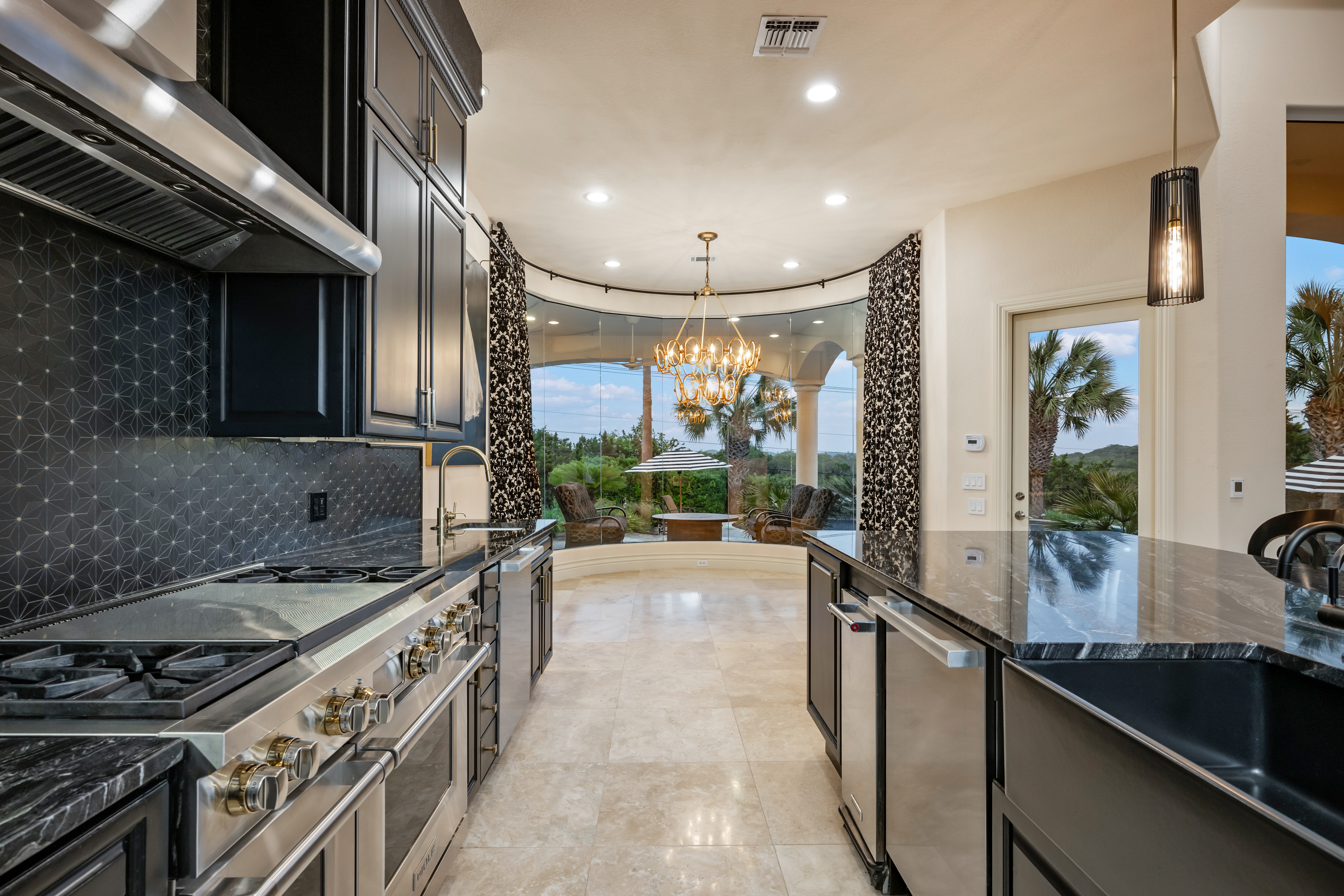  Elevated Dominion Living in Vineyard Estates - 物件實景