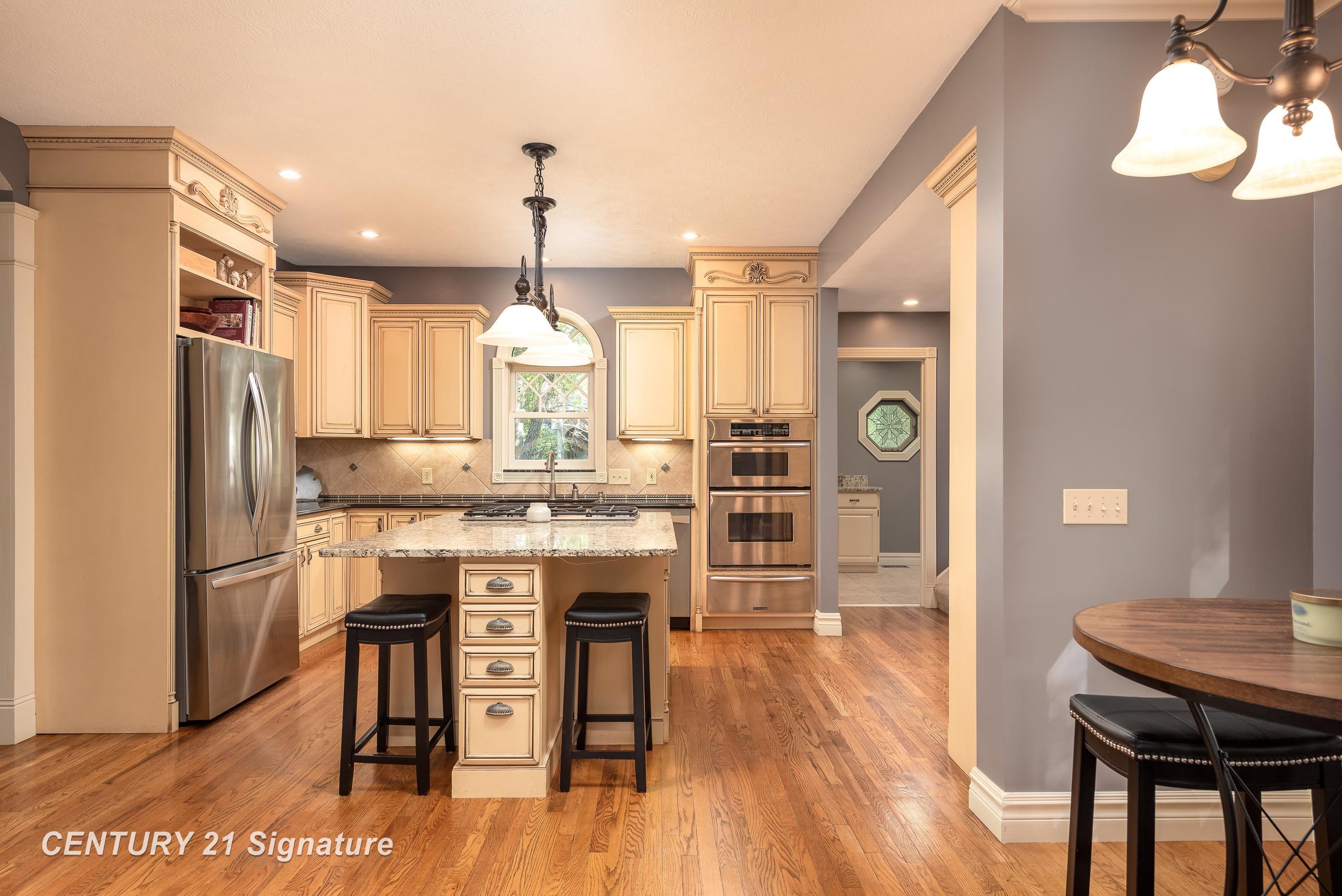 Midland, Michigan, 48642, United States, 5 Bedrooms Bedrooms, ,6 BathroomsBathrooms,Residential,For Sale,1977241