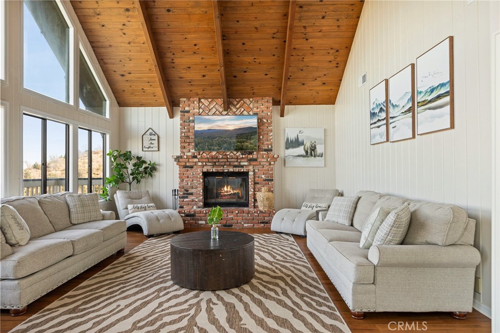 Lake Arrowhead, California, 92352, United States, 6 Bedrooms Bedrooms, ,5 BathroomsBathrooms,Residential,For Sale,1950962