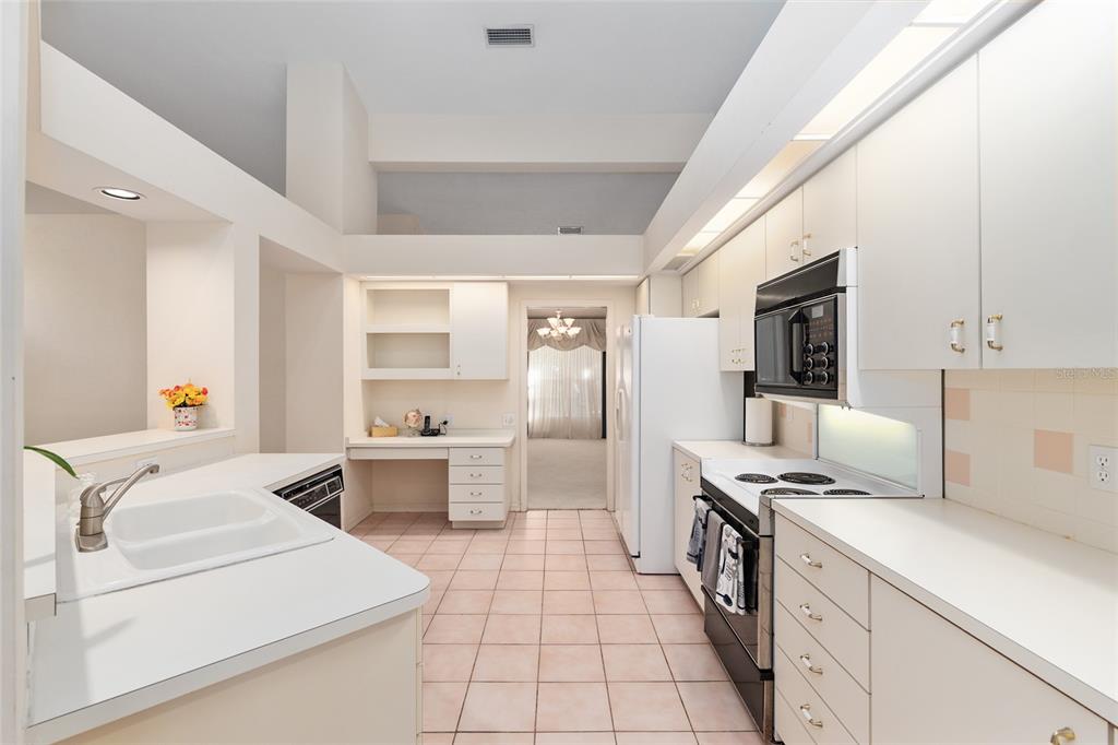 Gainesville, Florida, 32606, United States, 4 Bedrooms Bedrooms, ,3 BathroomsBathrooms,Residential,For Sale,1989601