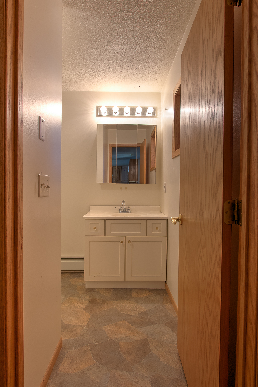 Mora, Minnesota, 55051, United States, 3 Bedrooms Bedrooms, ,3 BathroomsBathrooms,Residential,For Sale,1981190