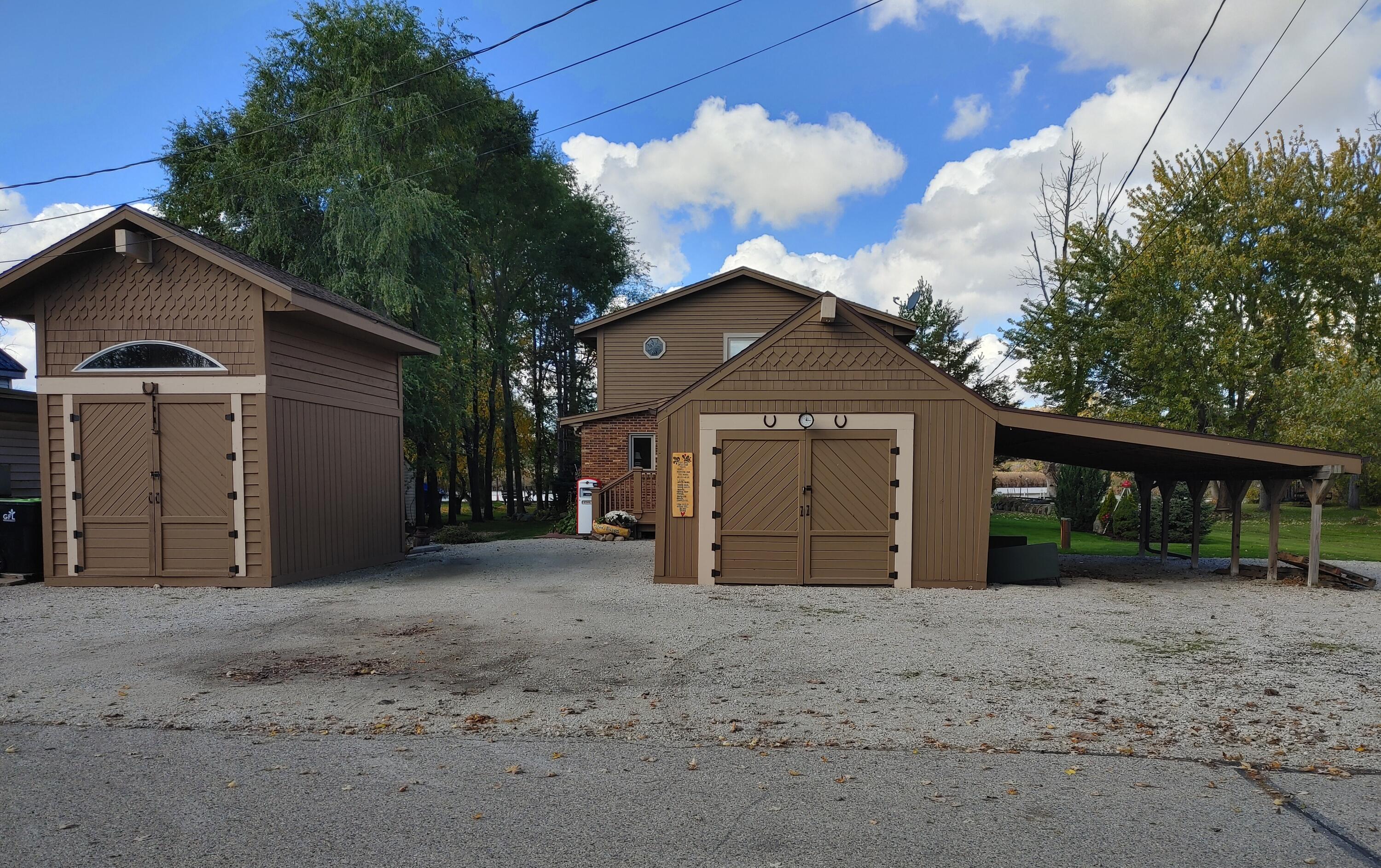 Waterford, Wisconsin, 53185, United States, 2 Bedrooms Bedrooms, ,2 BathroomsBathrooms,Residential,For Sale,1985516