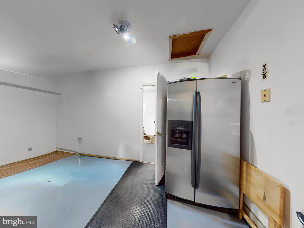 Silver Spring, Maryland, 20902, United States, 3 Bedrooms Bedrooms, ,3 BathroomsBathrooms,Residential,For Sale,1931688