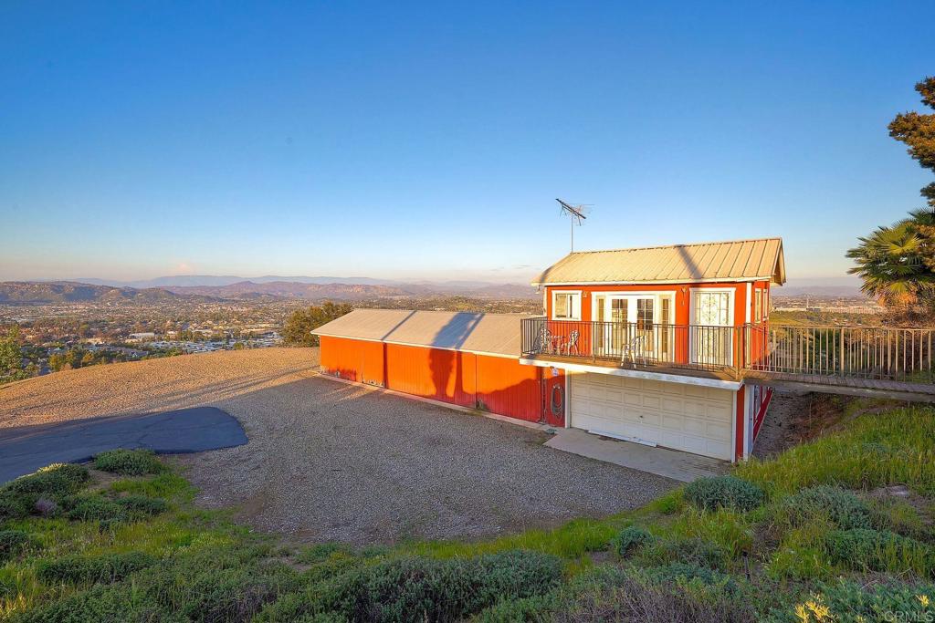 576 Camino De La Cima, San Marcos, California, 92078, United States, 5 Bedrooms Bedrooms, ,4 BathroomsBathrooms,Residential,For Sale,576 Camino De La Cima,1622114
