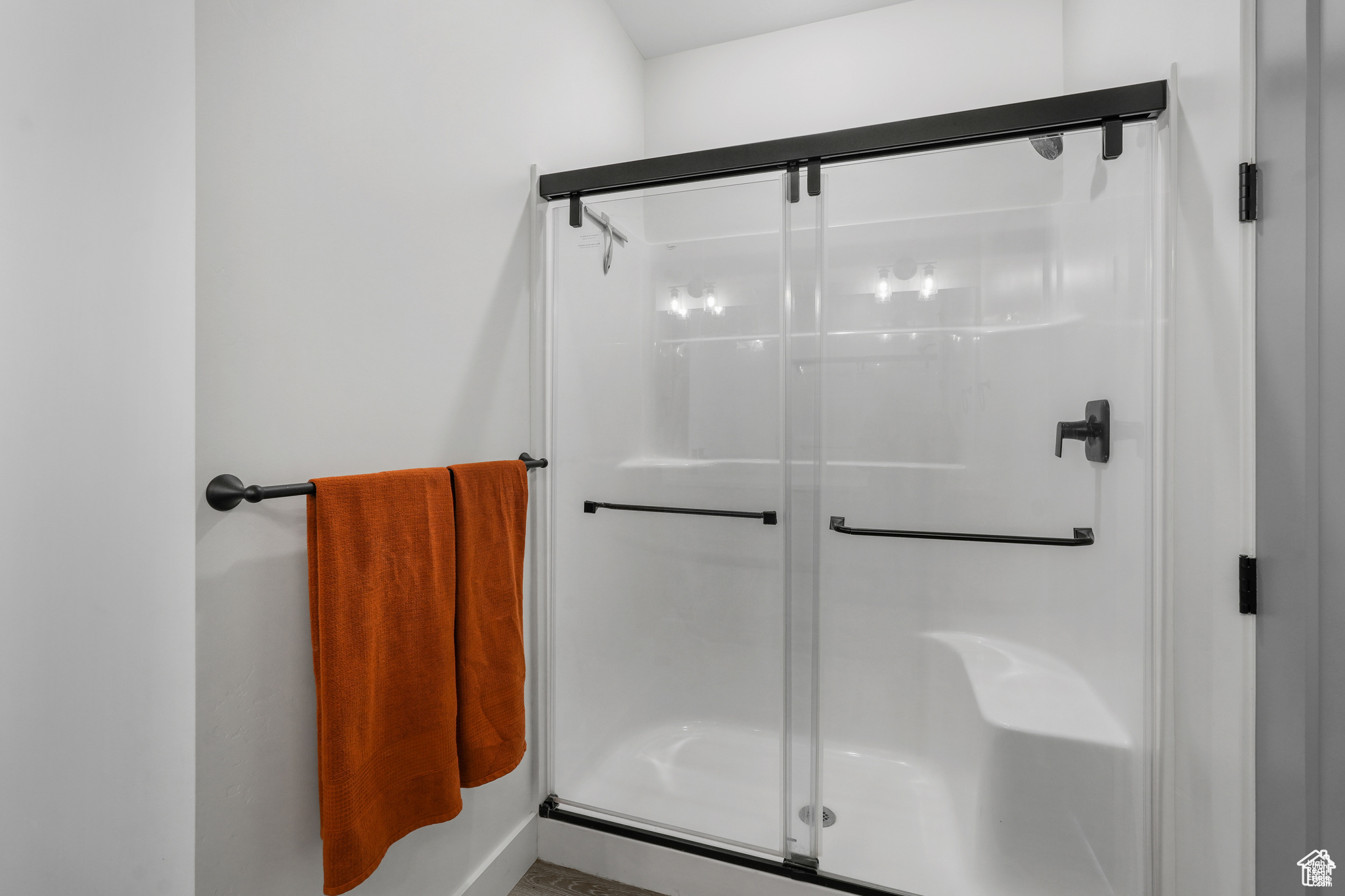 Tooele, Utah, 84074, United States, 6 Bedrooms Bedrooms, ,2 BathroomsBathrooms,Residential,For Sale,1970427