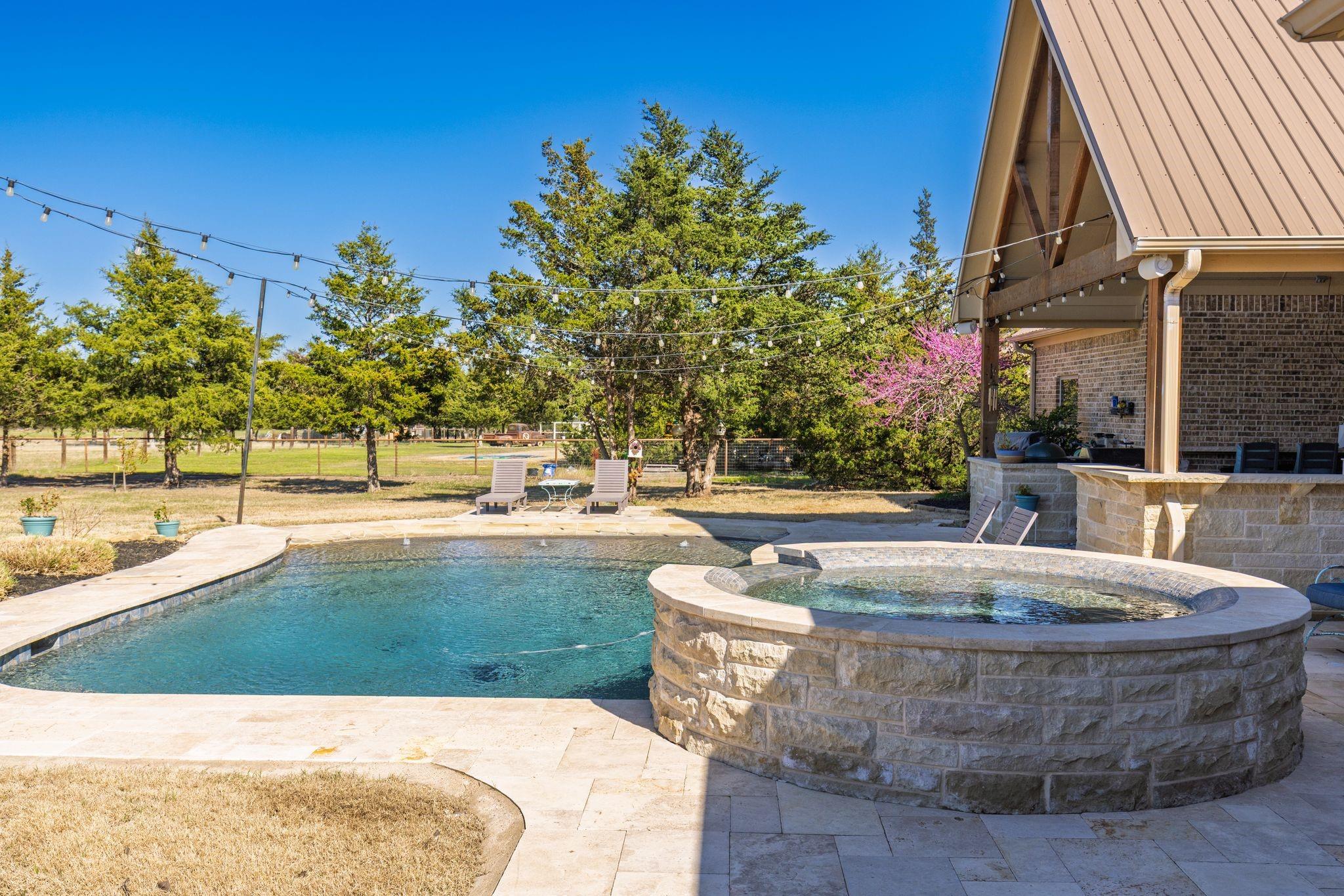 Caddo Mills, Texas, 75135, United States, 4 Bedrooms Bedrooms, ,5 BathroomsBathrooms,Residential,For Sale,1984290