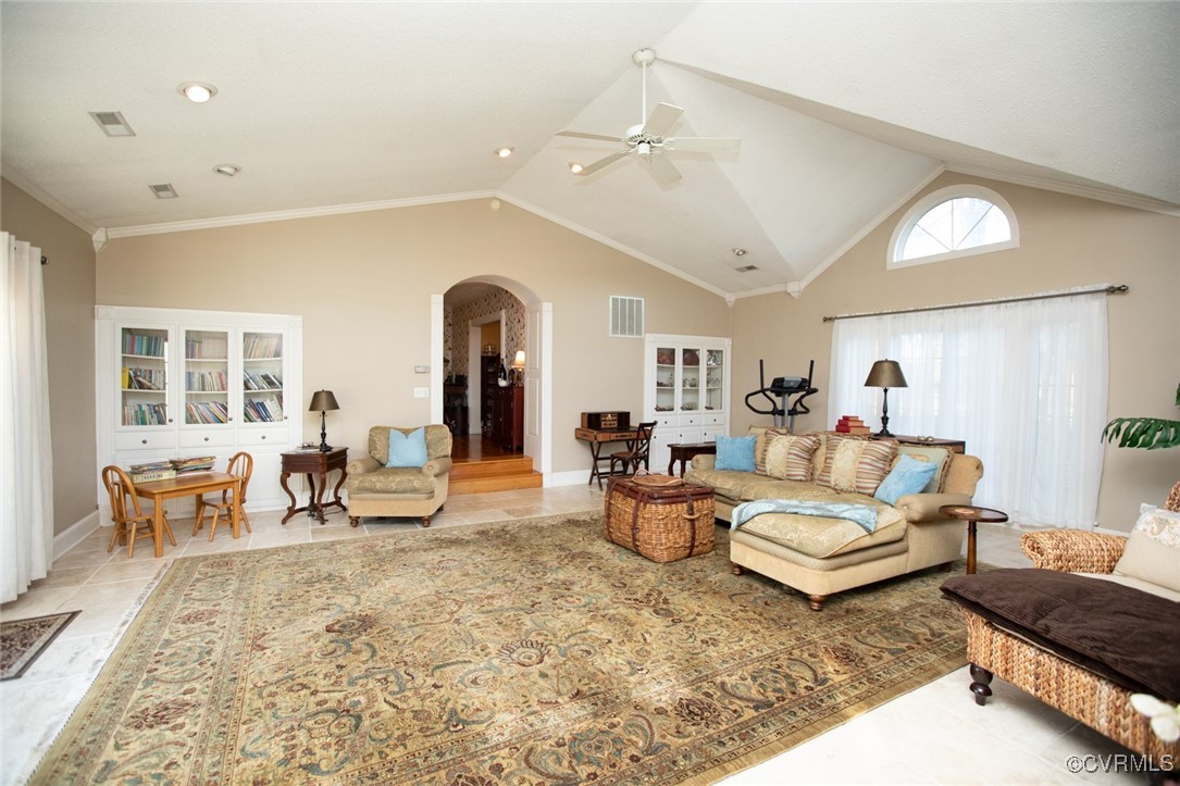 Crewe, Virginia, 23930, United States, 5 Bedrooms Bedrooms, ,4 BathroomsBathrooms,Residential,For Sale,1887087