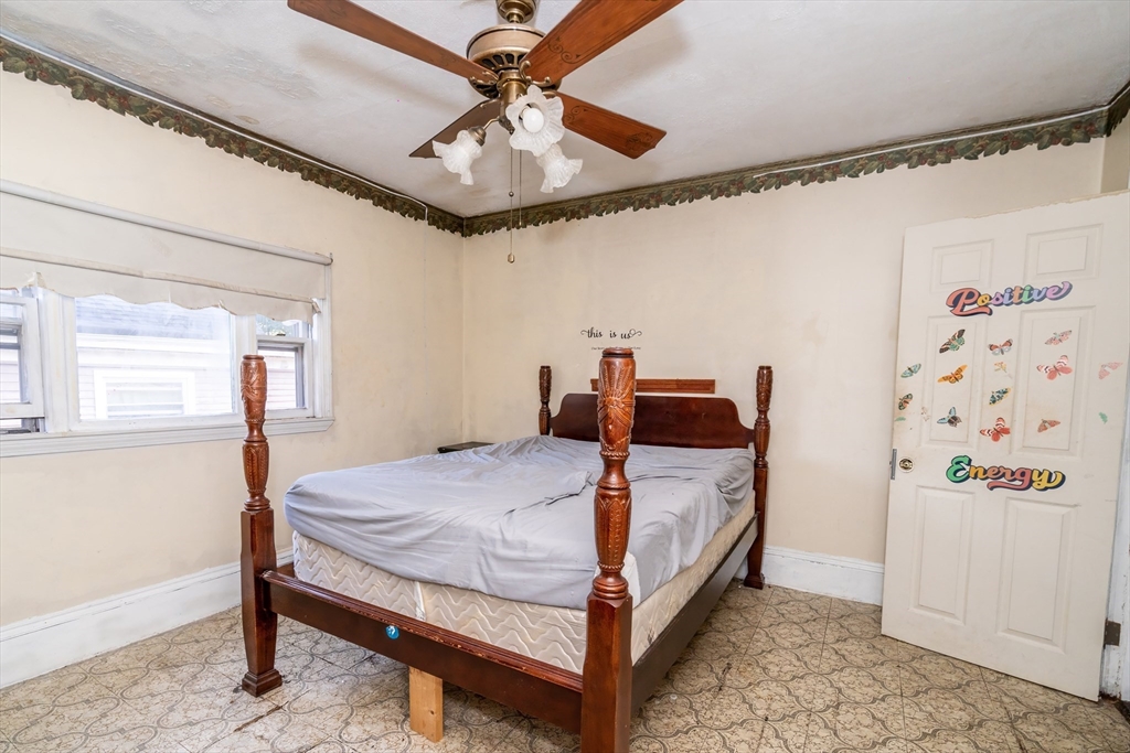 Malden, Massachusetts, 02148, United States, 4 Bedrooms Bedrooms, ,2 BathroomsBathrooms,Residential,For Sale,1986308