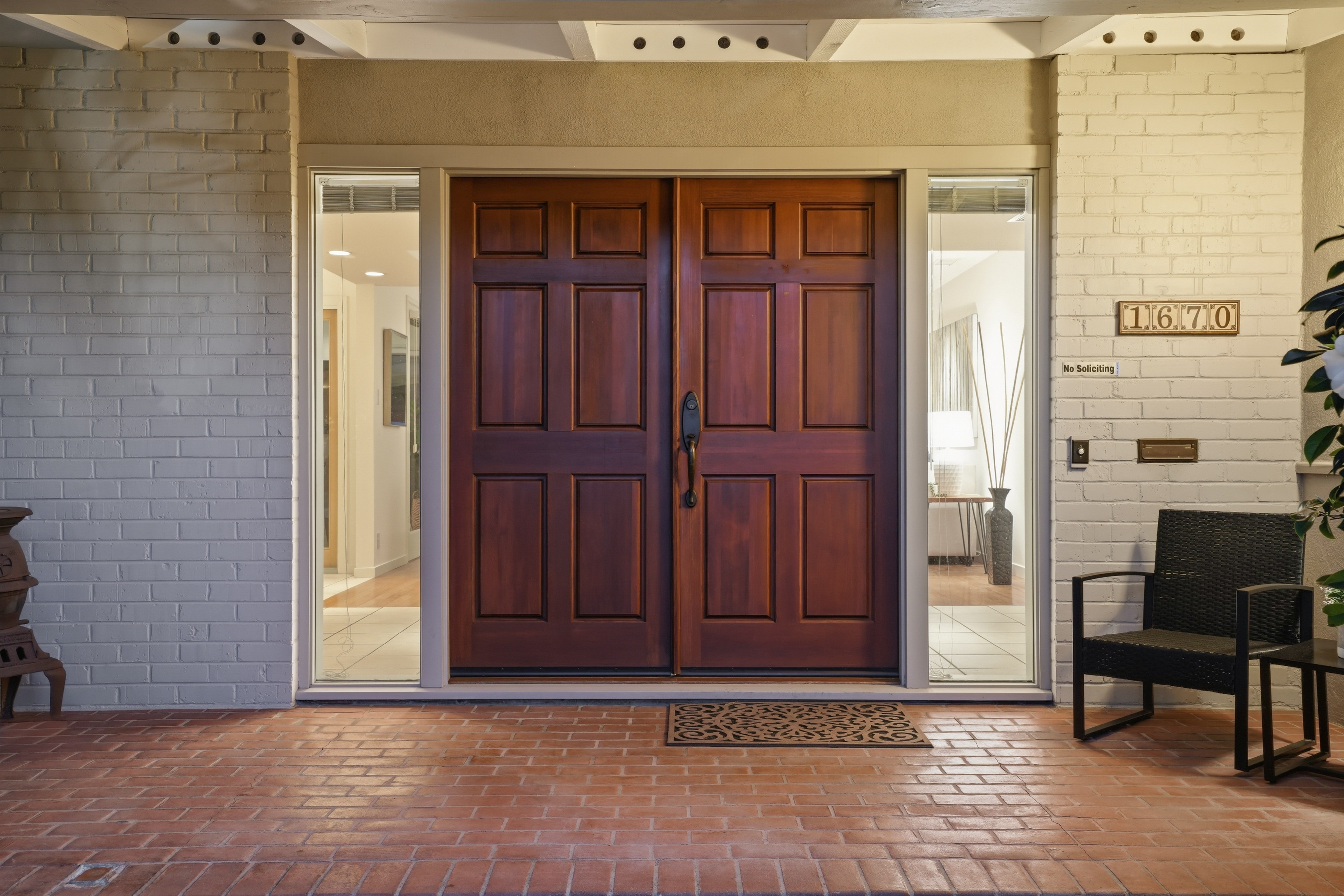  Single-Level Rancher in Coveted Neighborhood - 物件實景