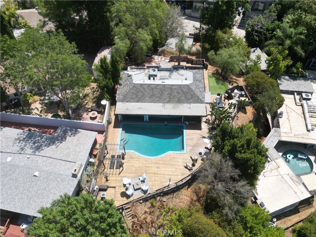 Los Angeles, California, 90068, United States, 2 Bedrooms Bedrooms, ,2 BathroomsBathrooms,Residential,For Sale,1918041