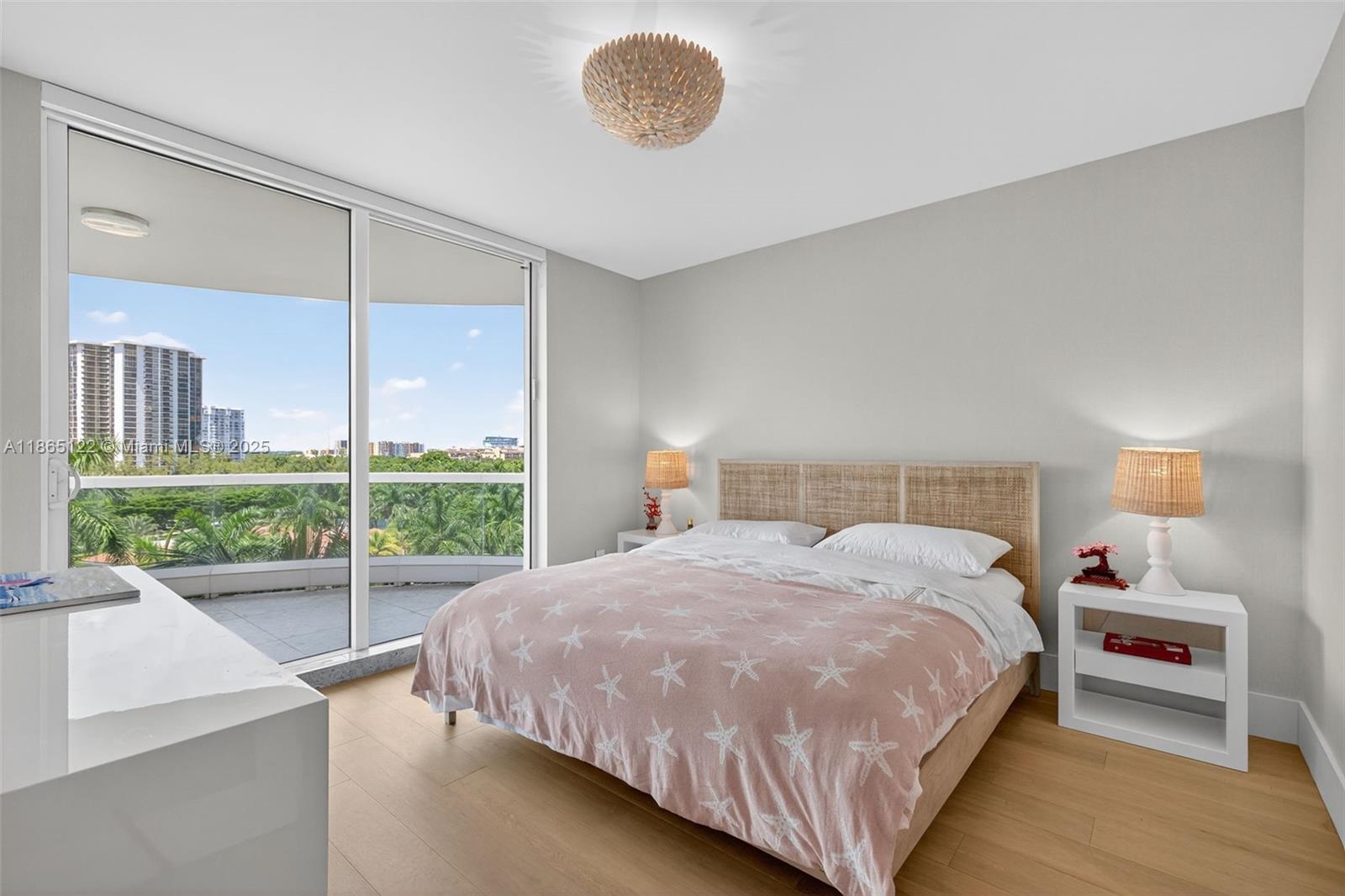 Aventura, Florida, 33160, United States, 3 Bedrooms Bedrooms, ,4 BathroomsBathrooms,Residential,For Sale,1942054