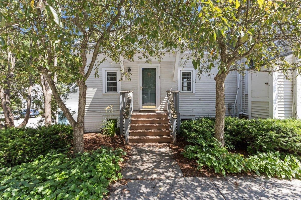 Stowe, Vermont, 05672, United States, 2 Bedrooms Bedrooms, ,2 BathroomsBathrooms,Residential,For Sale,2003002