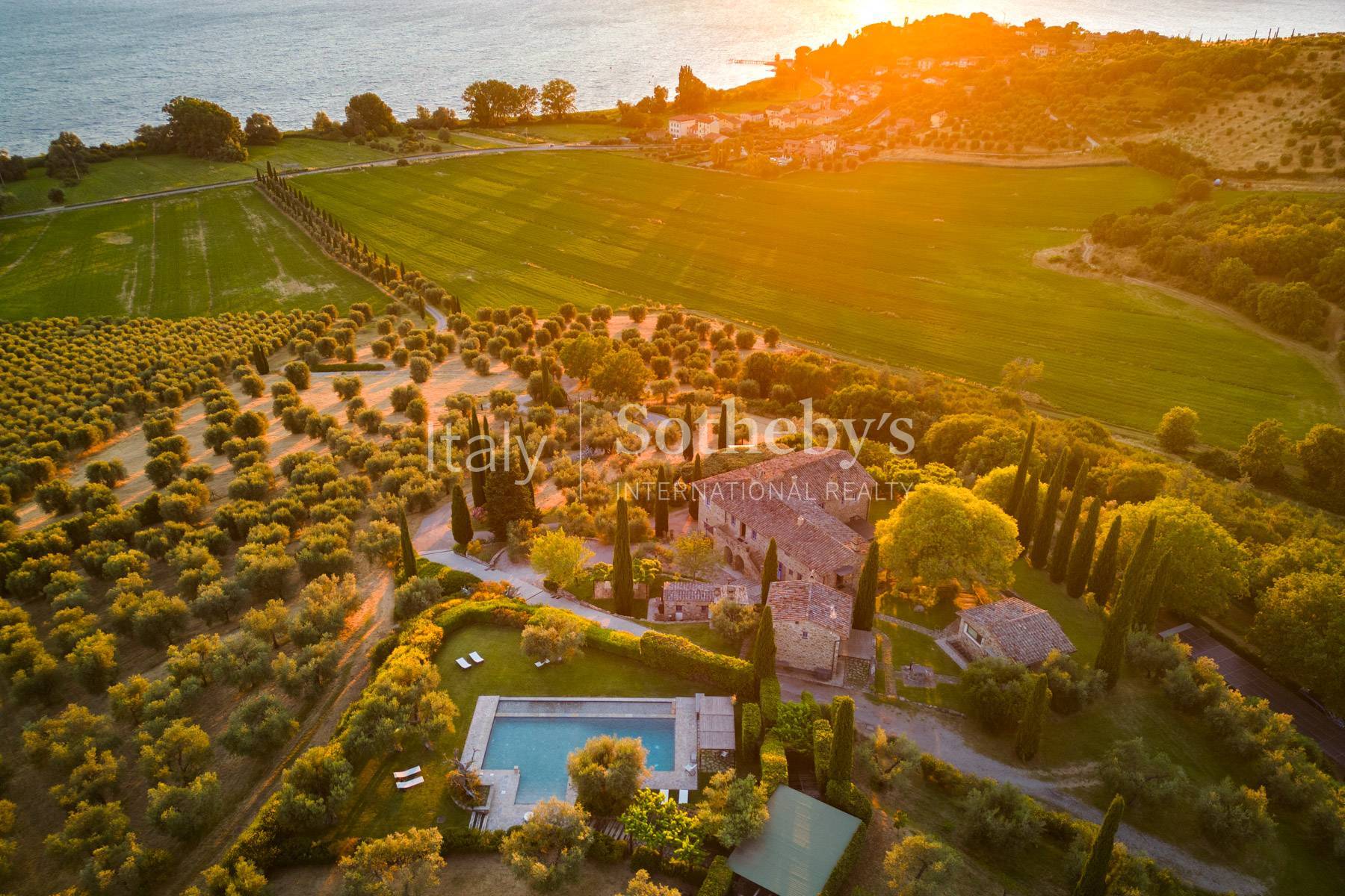  Esquisite villa with breathtaking view on the Lake Trasimeno - 物件實景