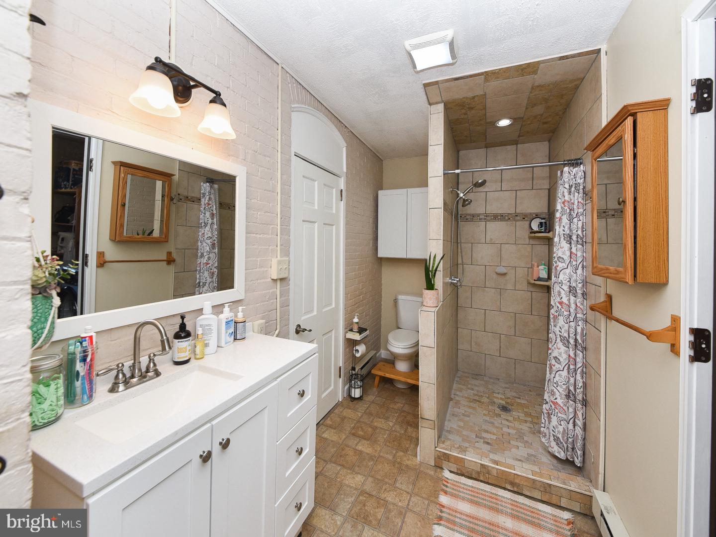 Souderton, Pennsylvania, 18964, United States, ,Residential,For Sale,2001993